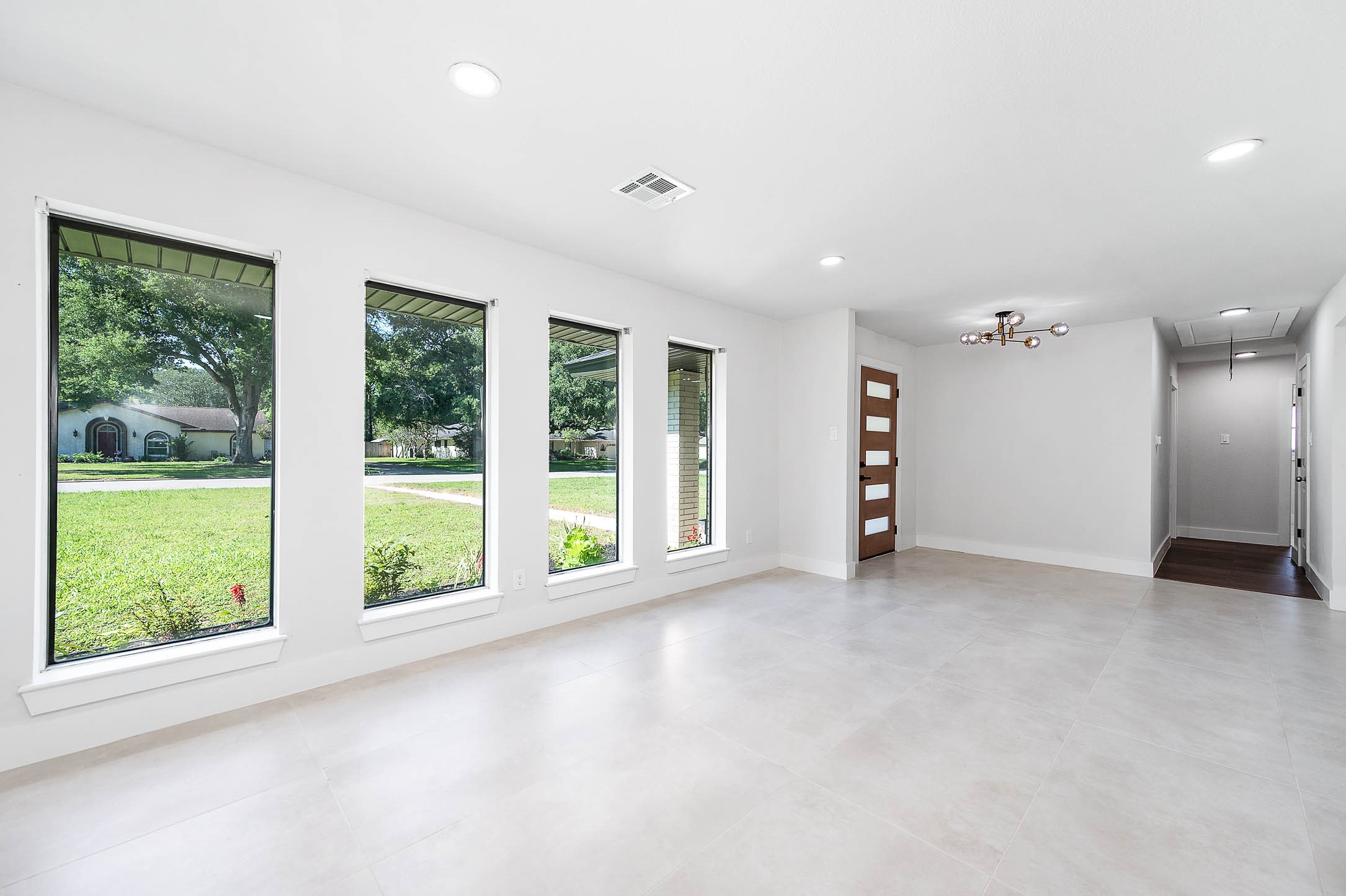 109 E Sherwood Drive Property Photo 8