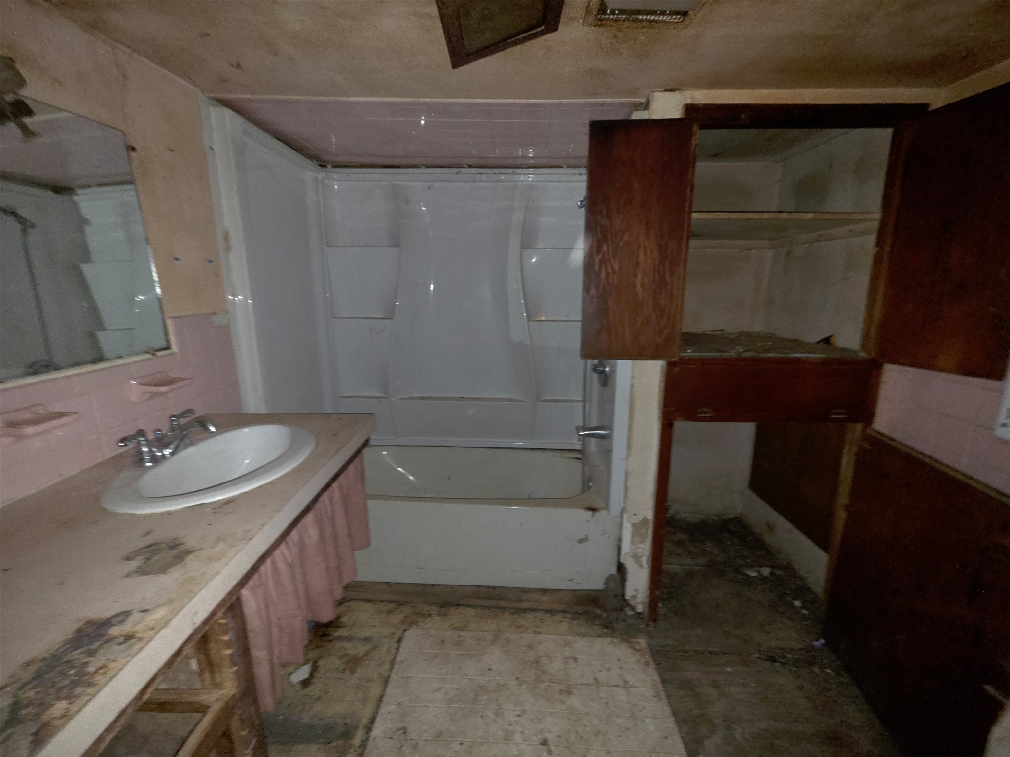 1007 S Scullin Avenue Property Photo 10
