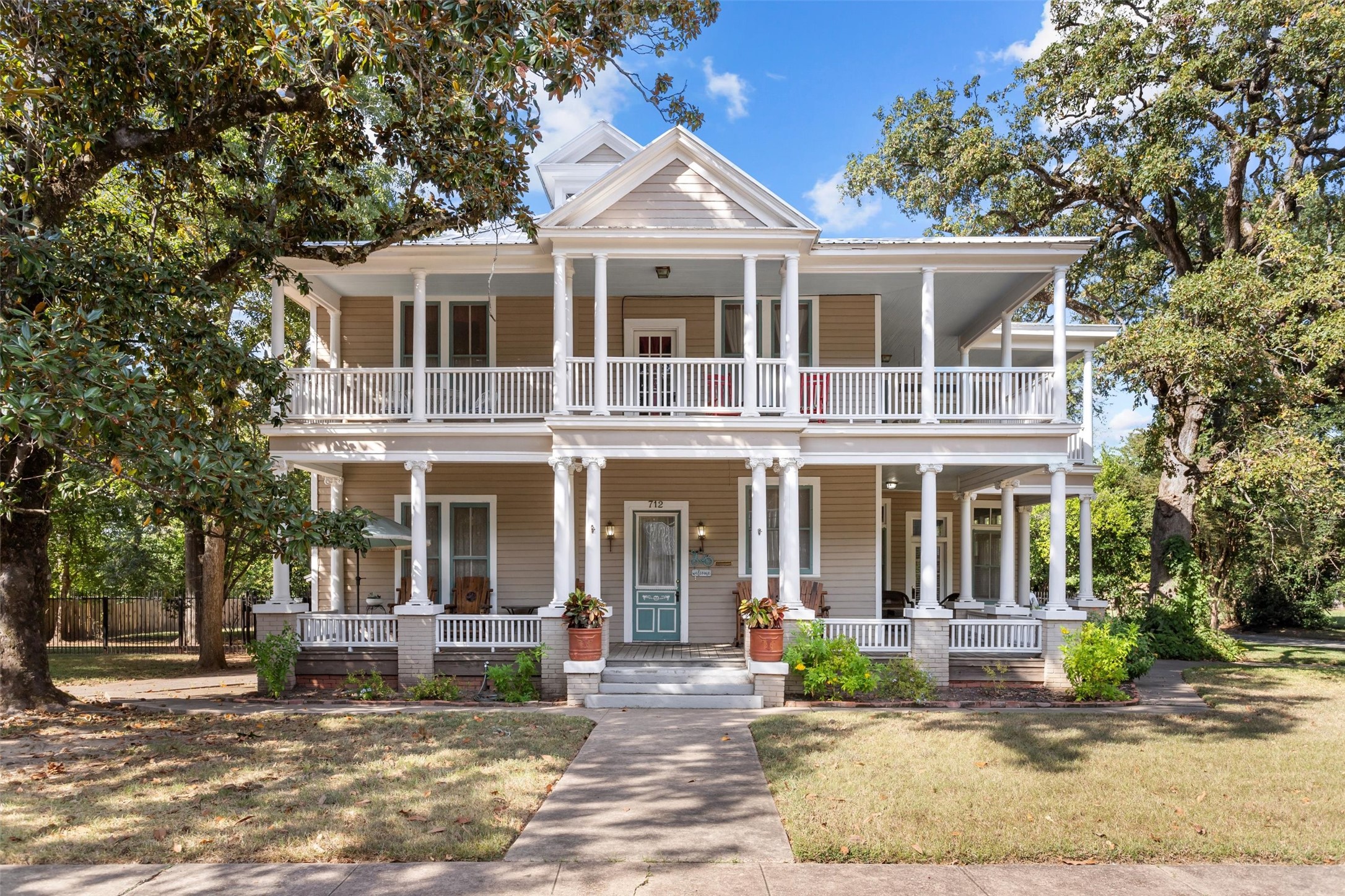 712 Lamar Avenue Property Photo