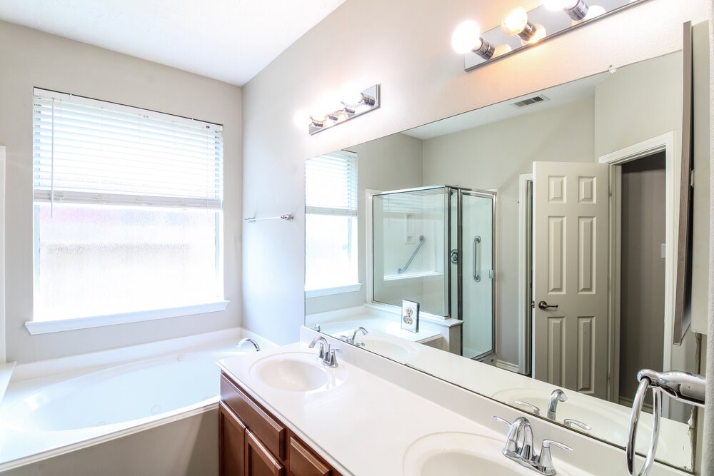 11003 Oasis View Lane Property Photo 10