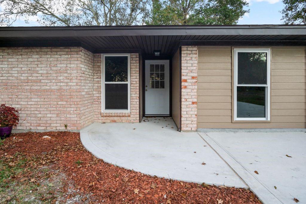1347 E Palm Drive Property Photo 3