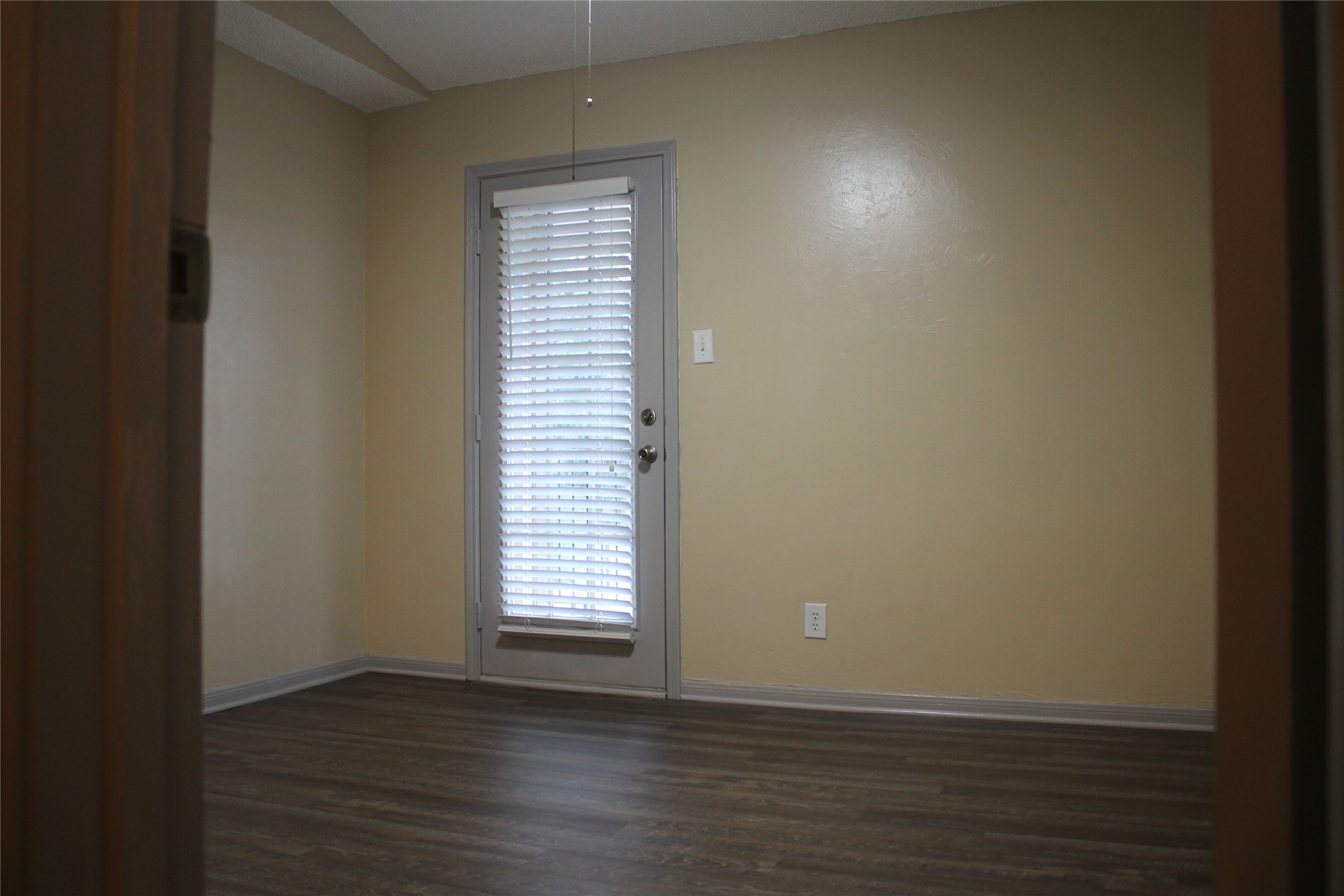 2121 Hepburn Street 408 Property Photo 7