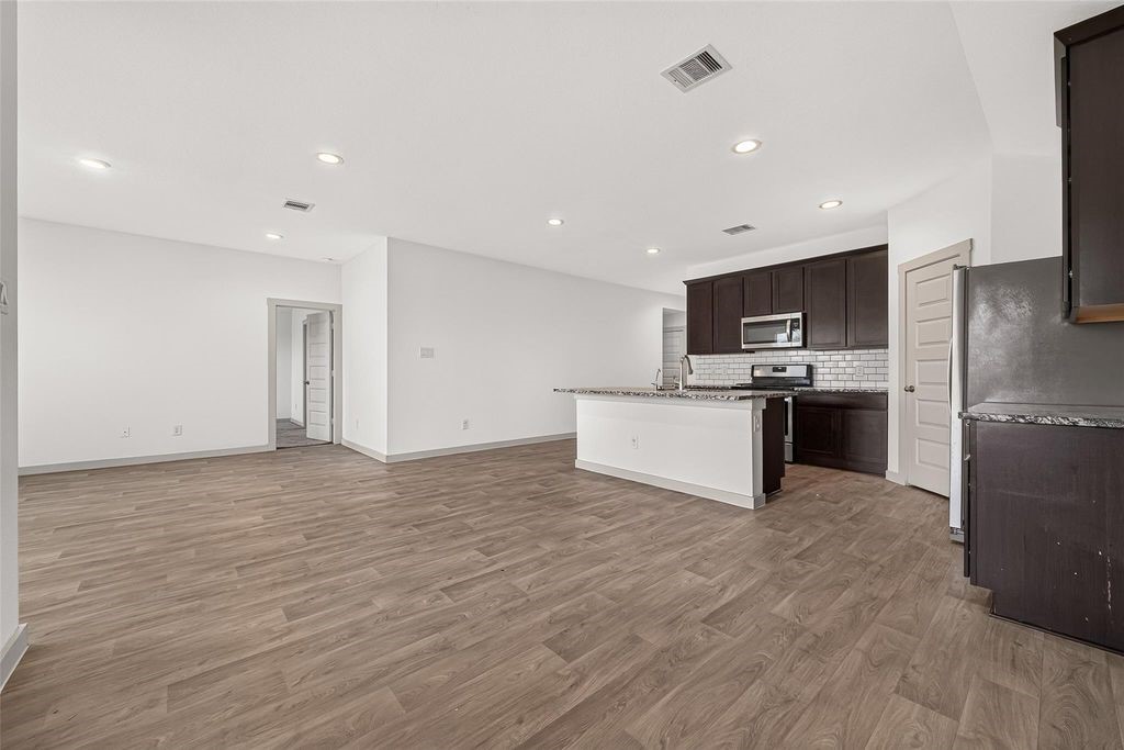 8043 Black Forest Lane Property Photo 5