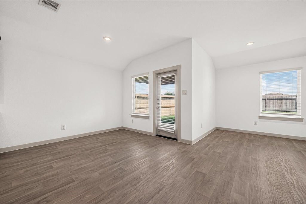 8043 Black Forest Lane Property Photo 7