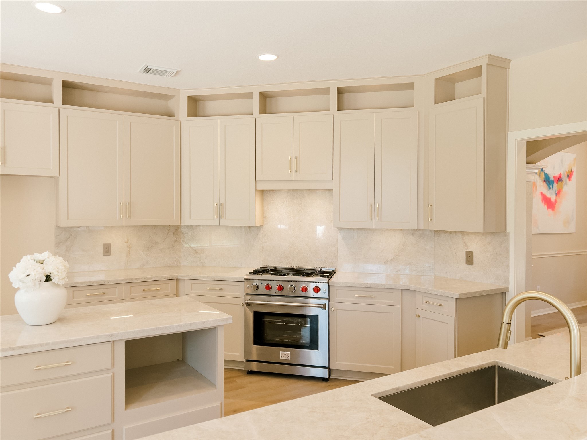 6131 Rachels Court Property Photo 4