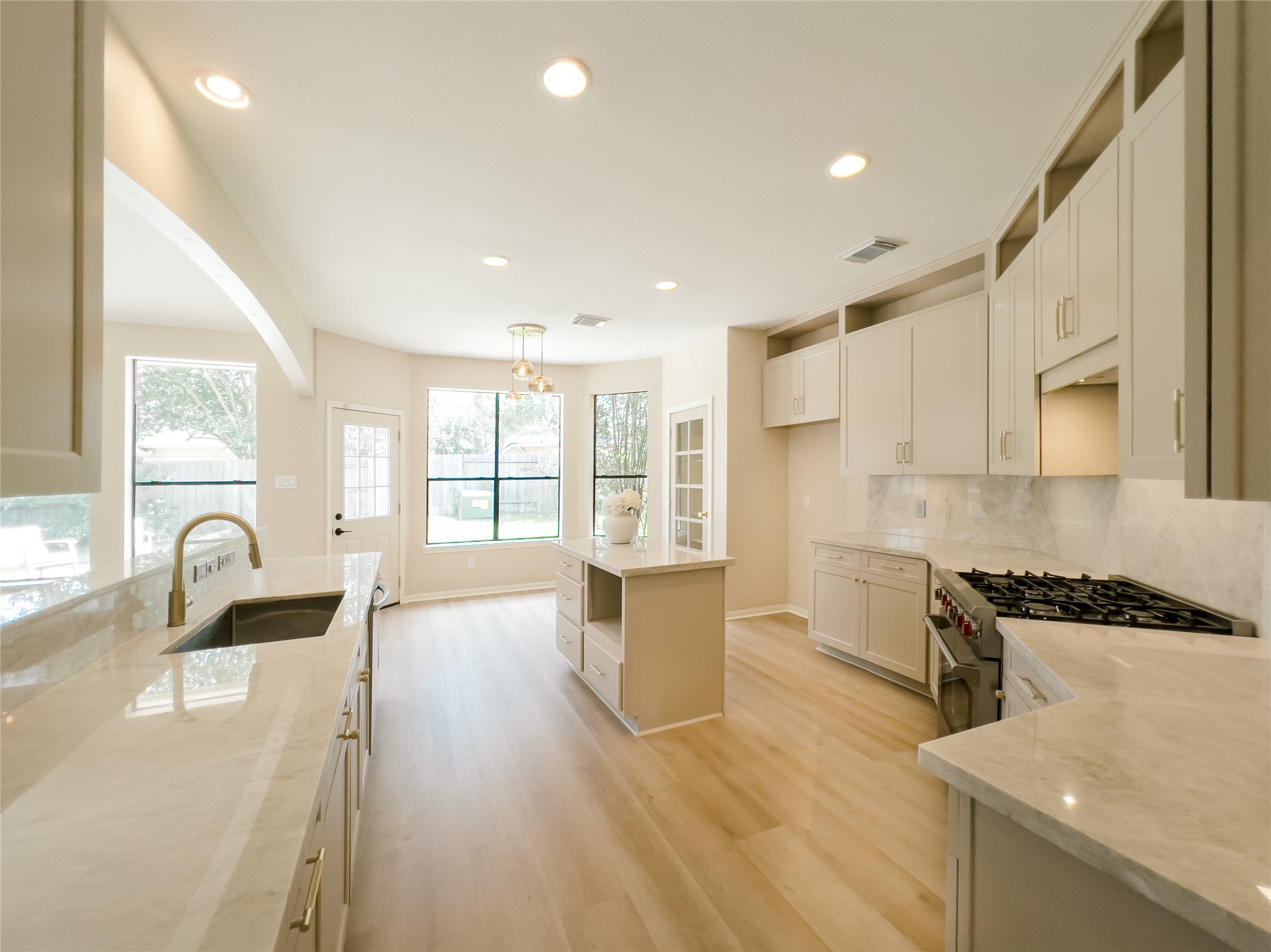 6131 Rachels Court Property Photo 5