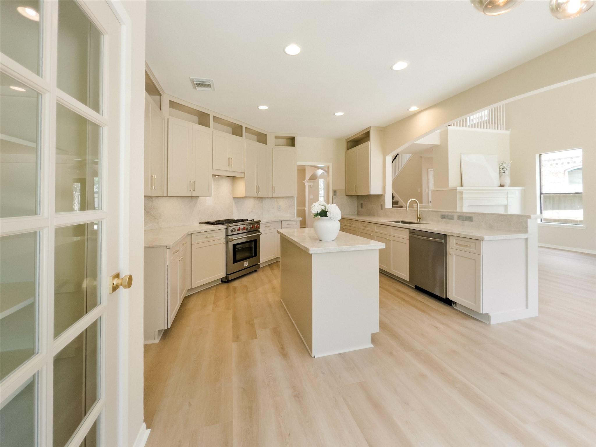 6131 Rachels Court Property Photo 6