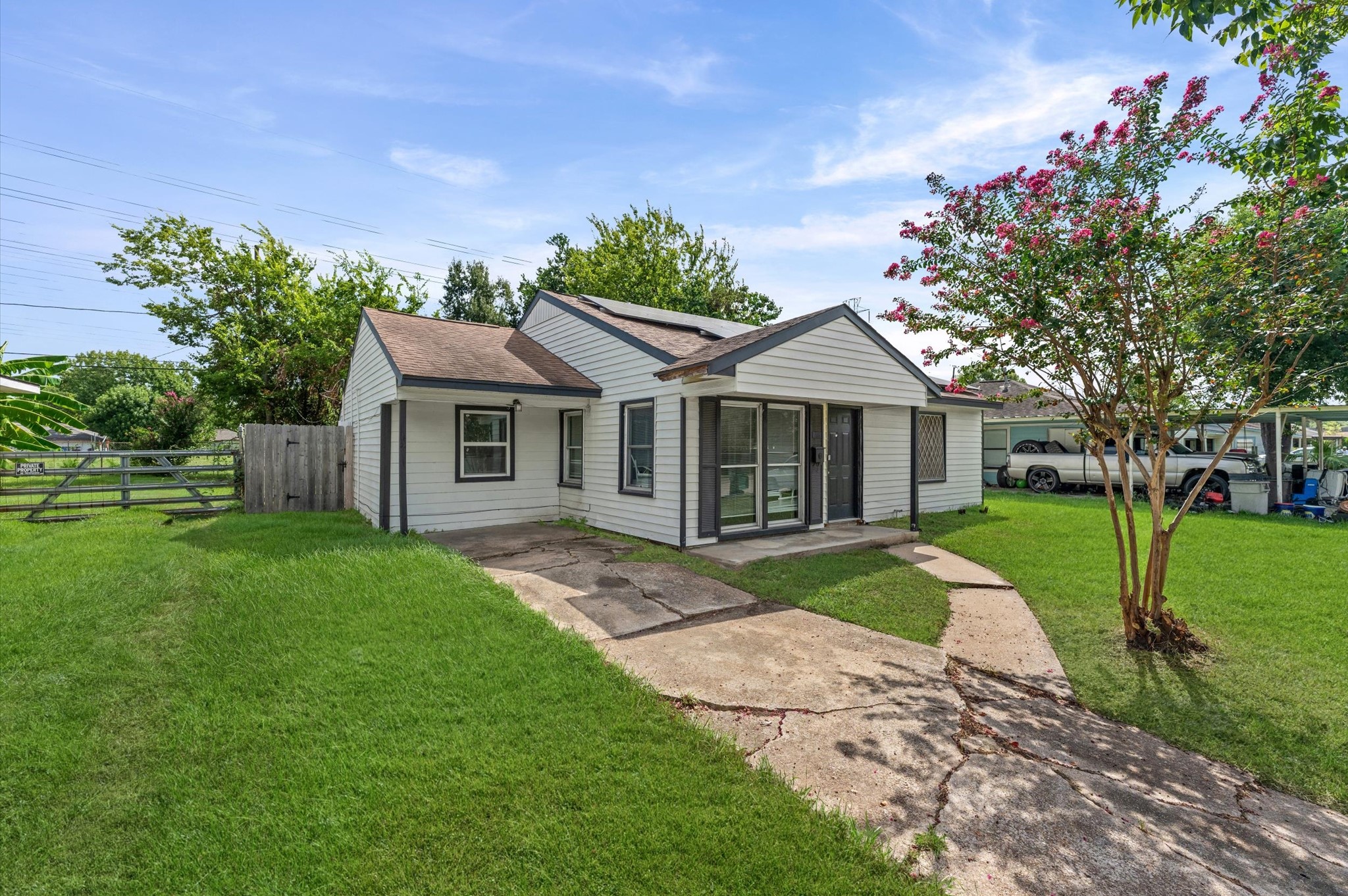 409 Alastair Drive Property Photo 4