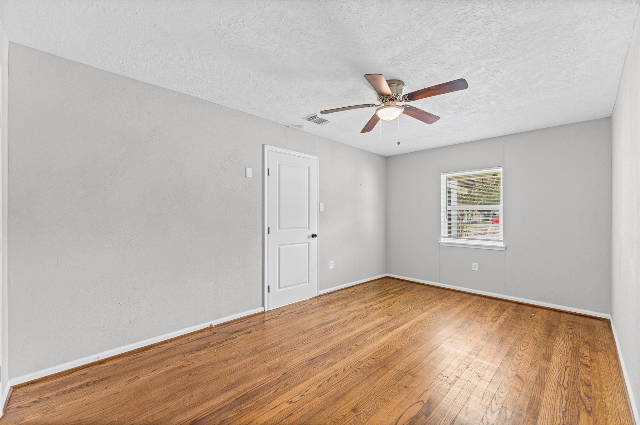 409 Alastair Drive Property Photo 18