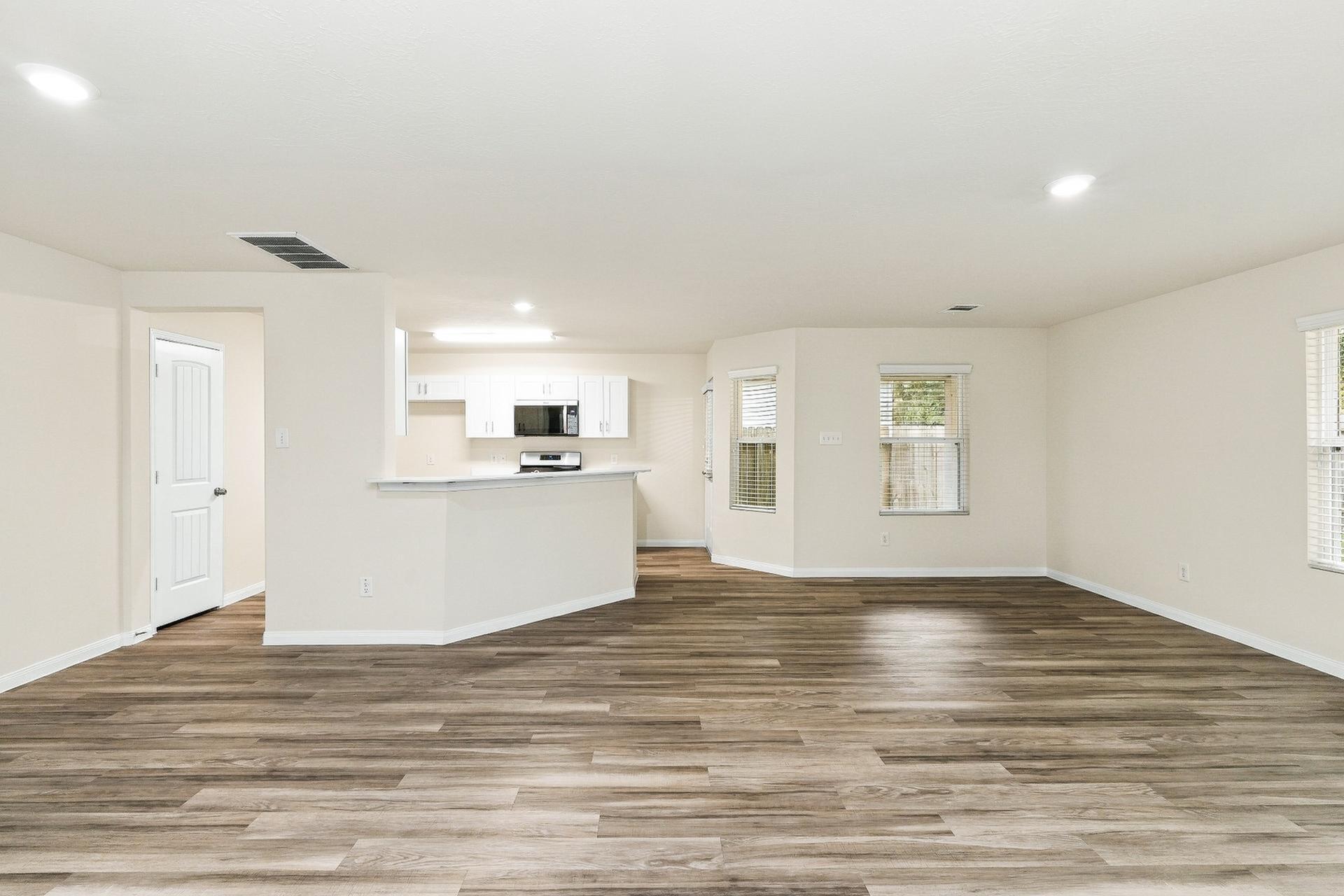 10015 Piave Drive Property Photo 3