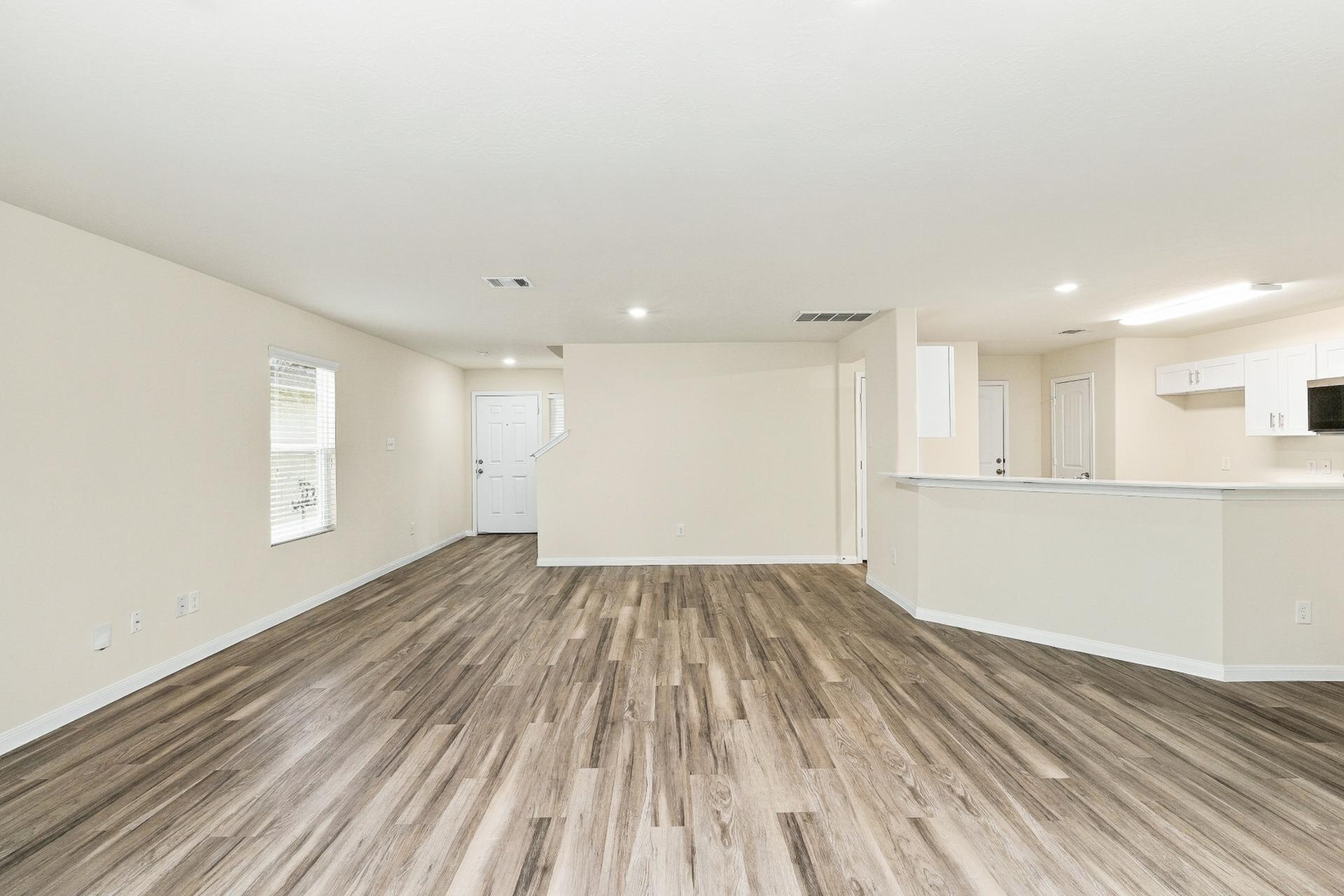 10015 Piave Drive Property Photo 4