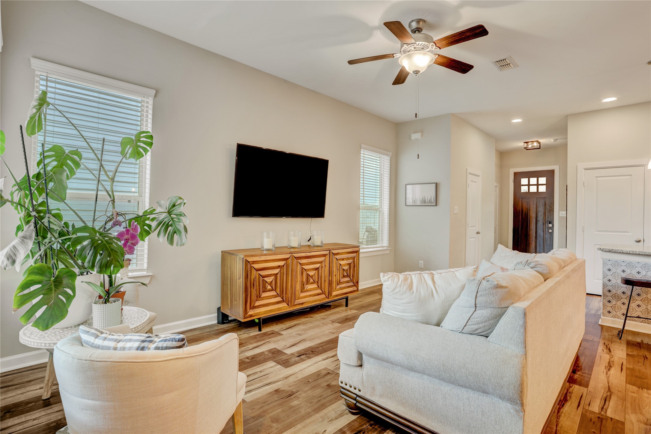 5918 Dark Kite Trail Property Photo 8