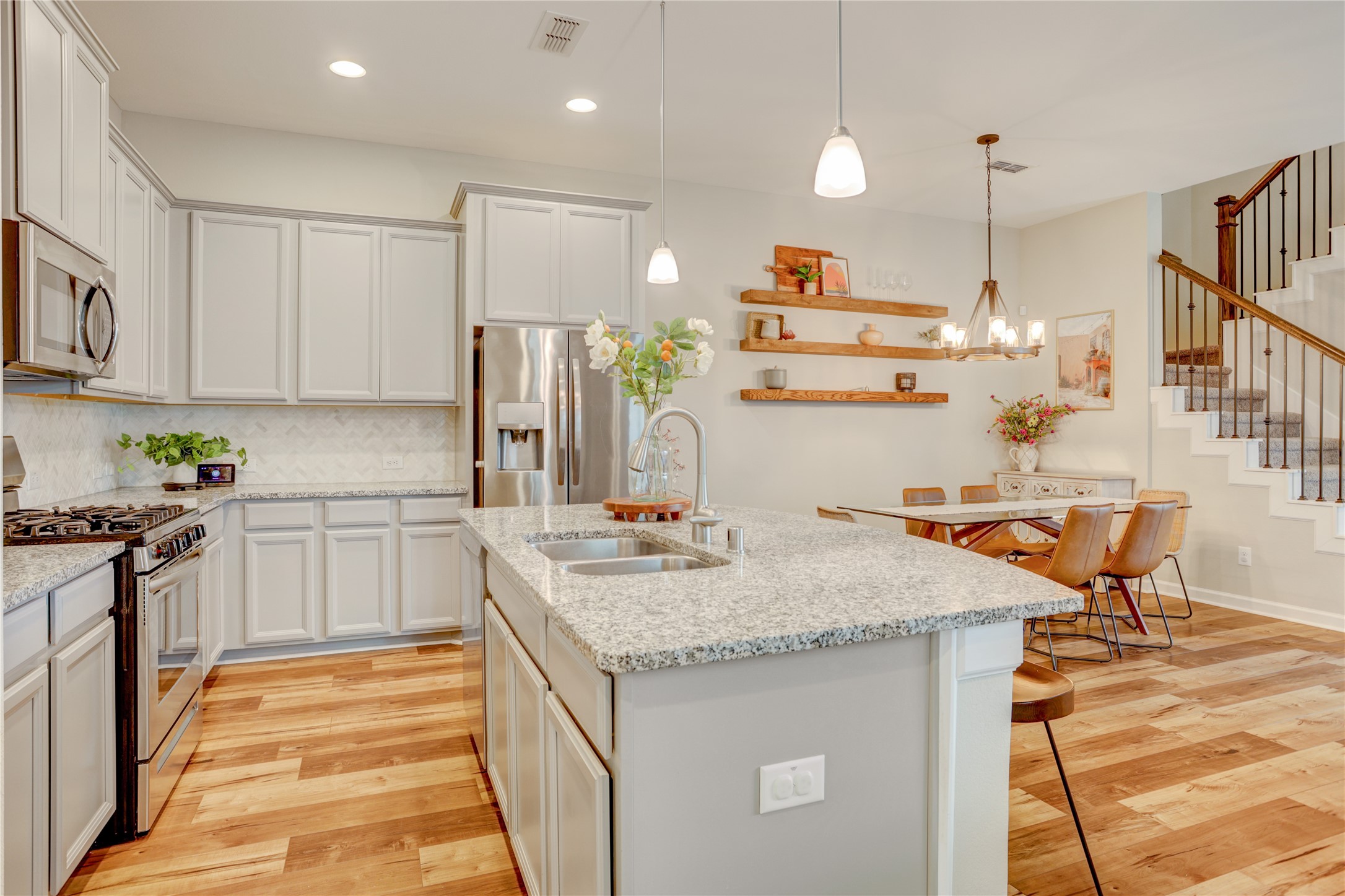 5918 Dark Kite Trail Property Photo 9