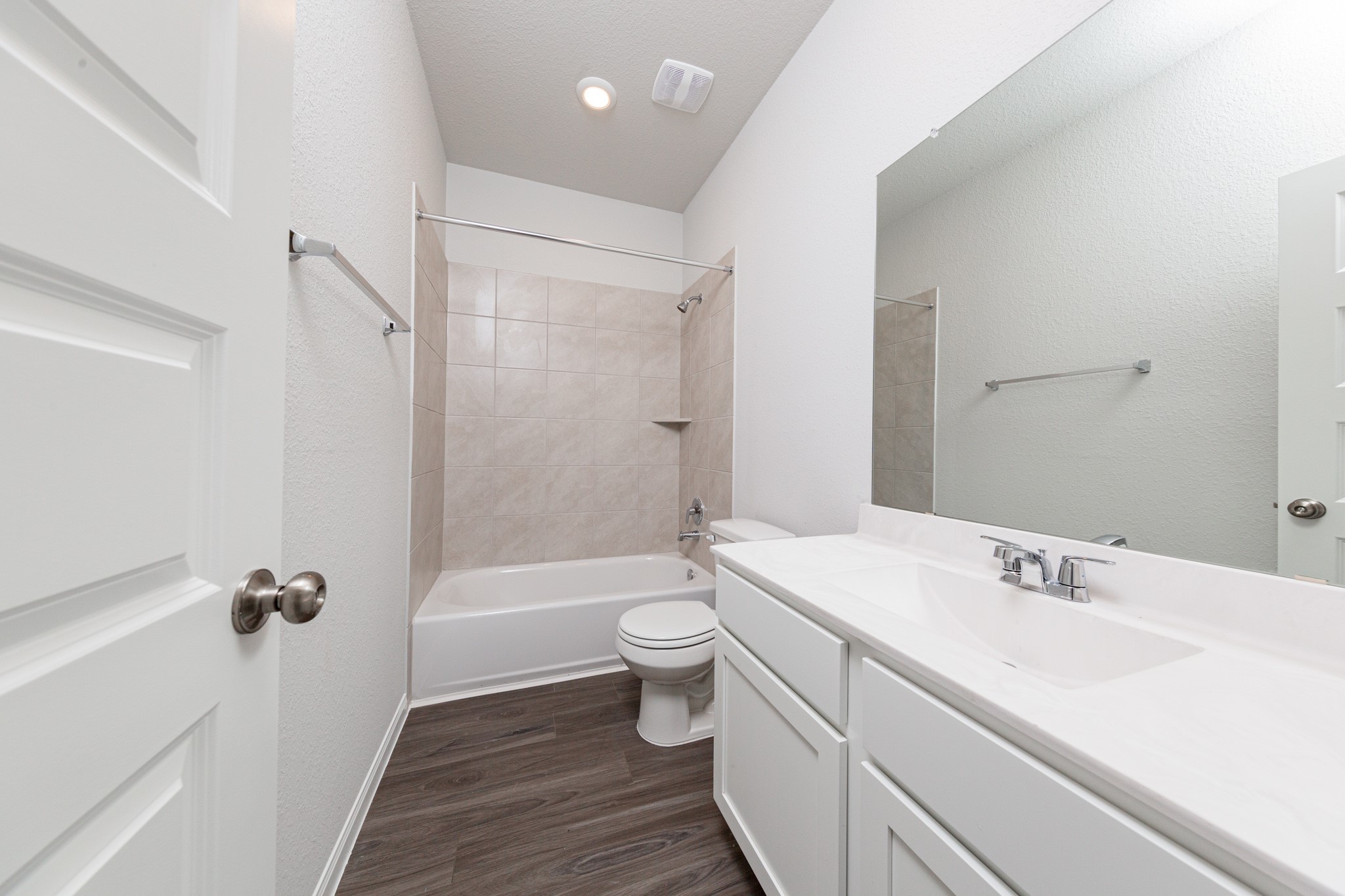 3033 Mustang Grove Way Property Photo 9