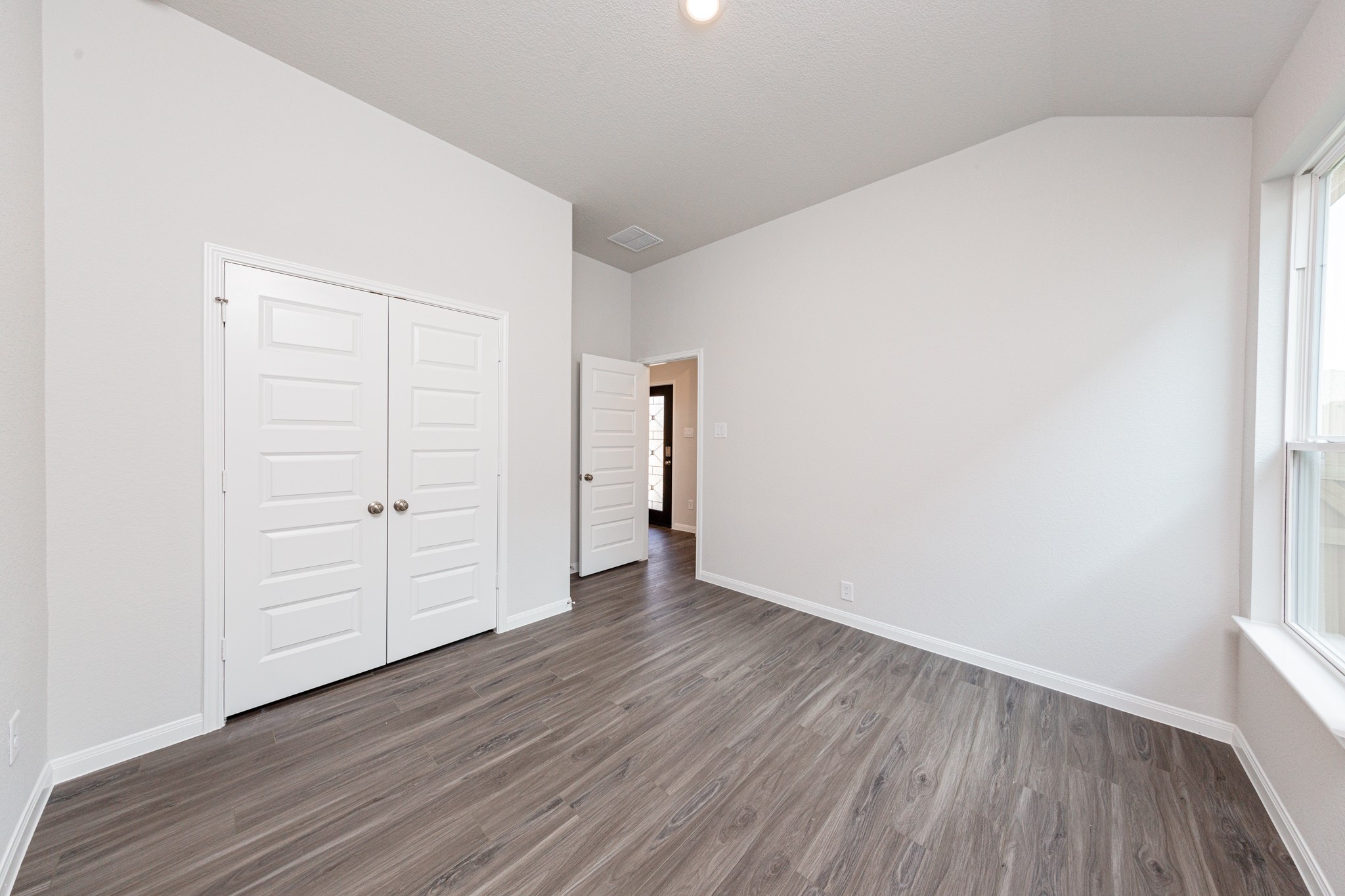 3033 Mustang Grove Way Property Photo 10