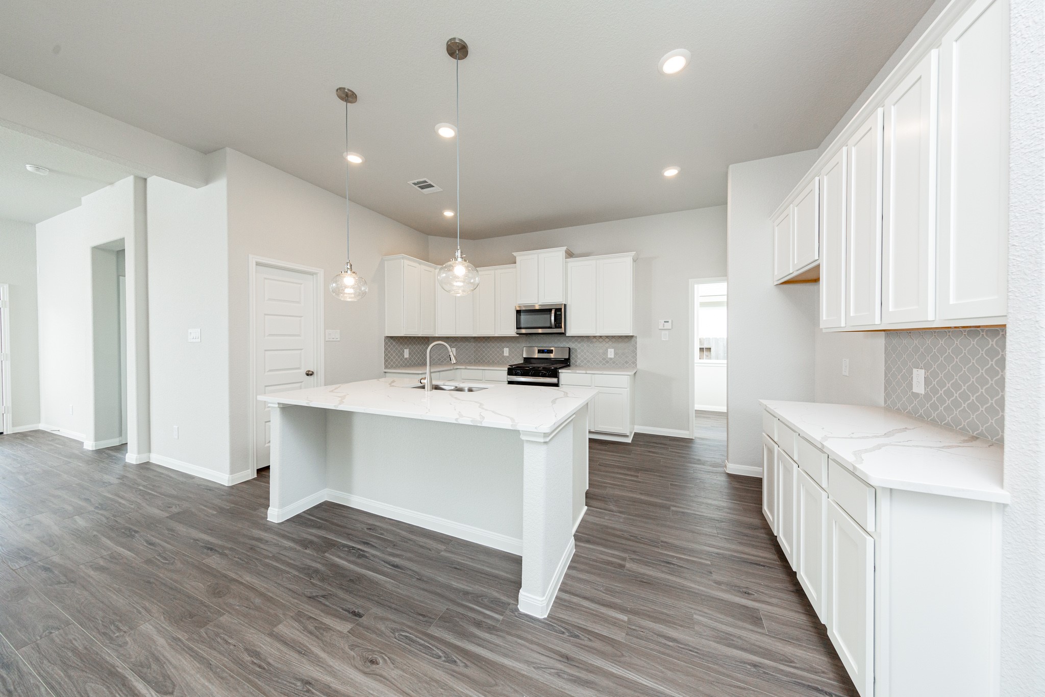 3033 Mustang Grove Way Property Photo 13