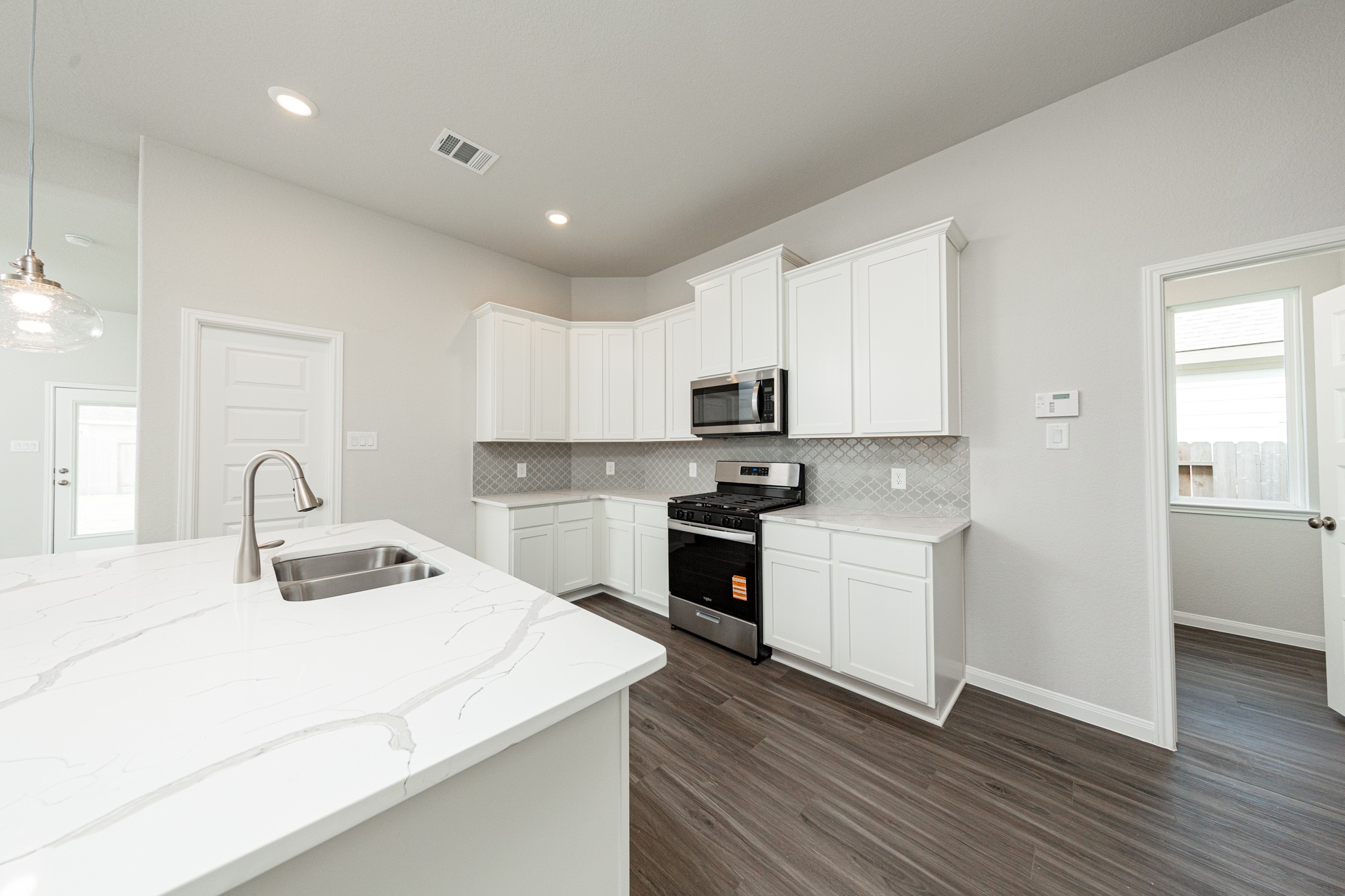 3033 Mustang Grove Way Property Photo 14