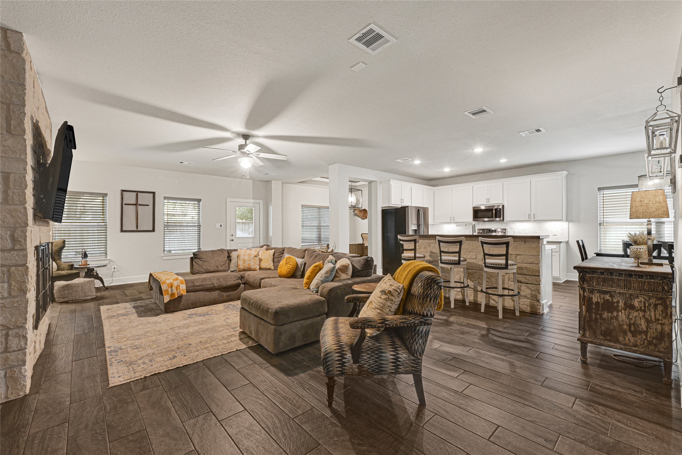 13958 Challenger Drive Property Photo 7