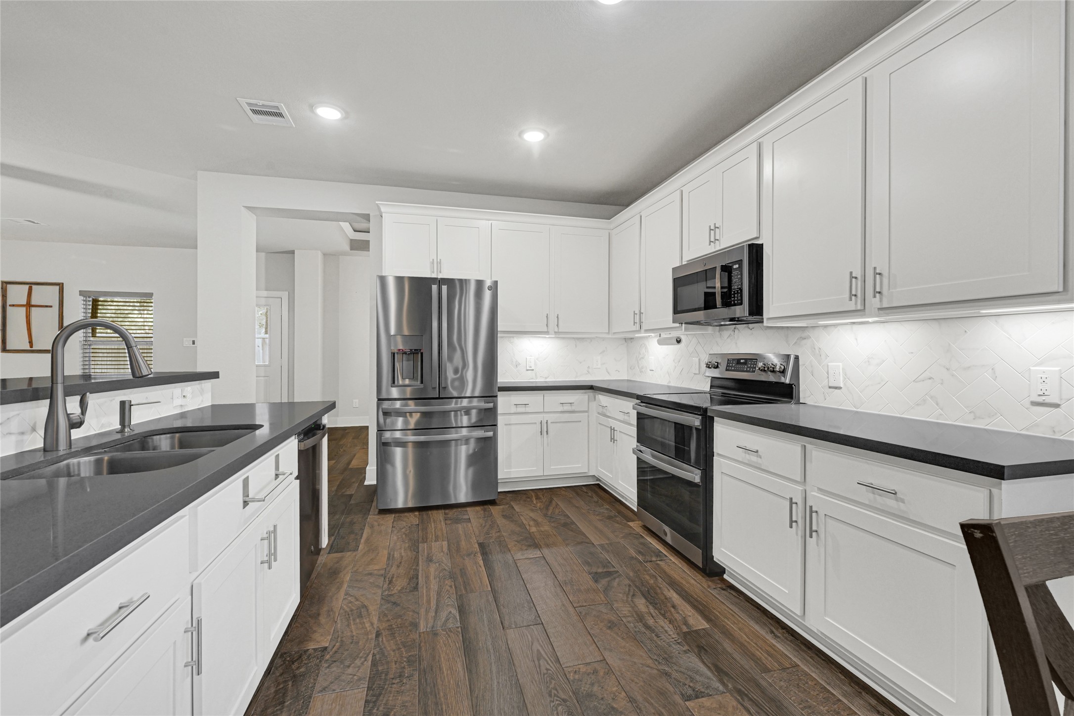 13958 Challenger Drive Property Photo 10