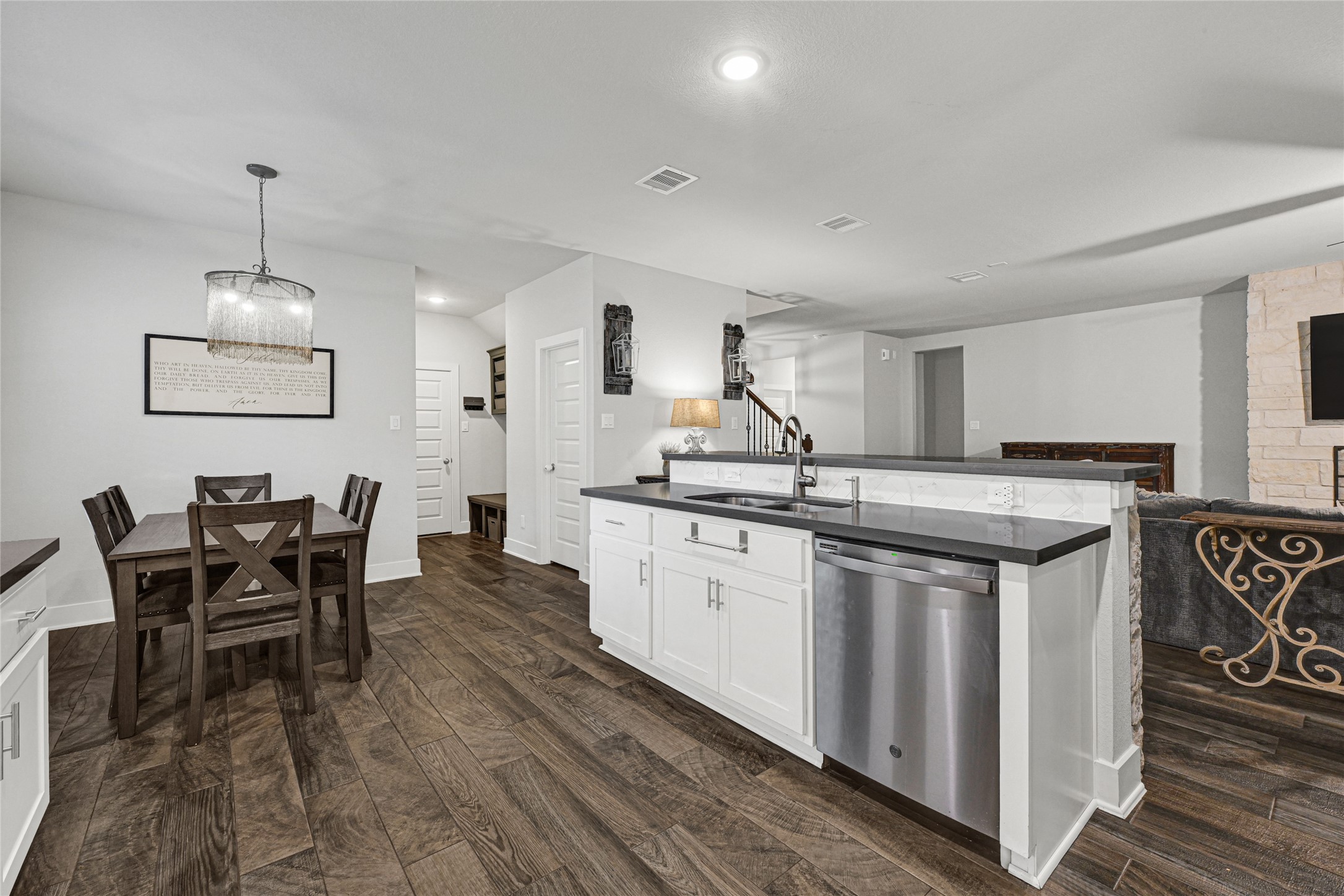 13958 Challenger Drive Property Photo 12