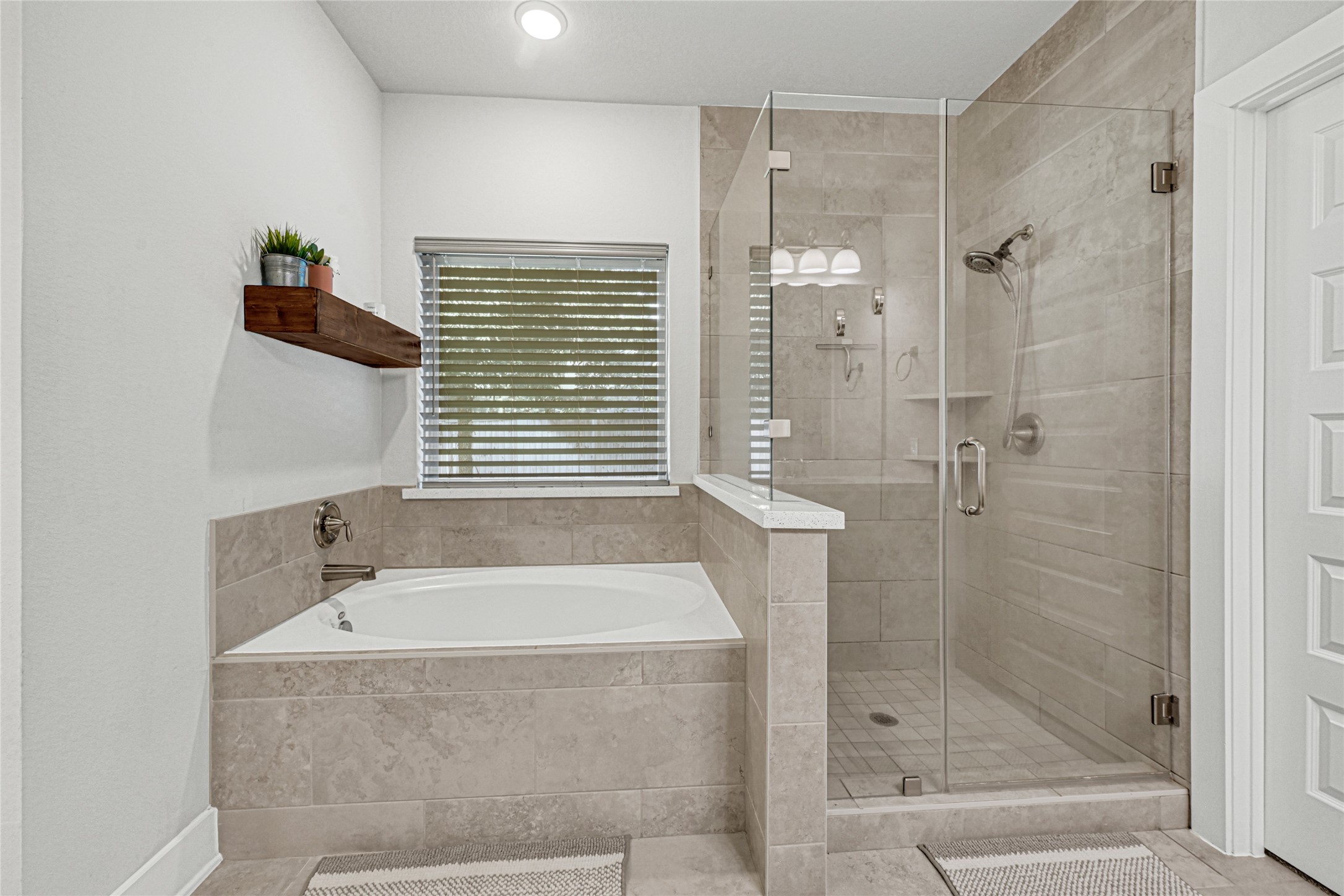 13958 Challenger Drive Property Photo 21