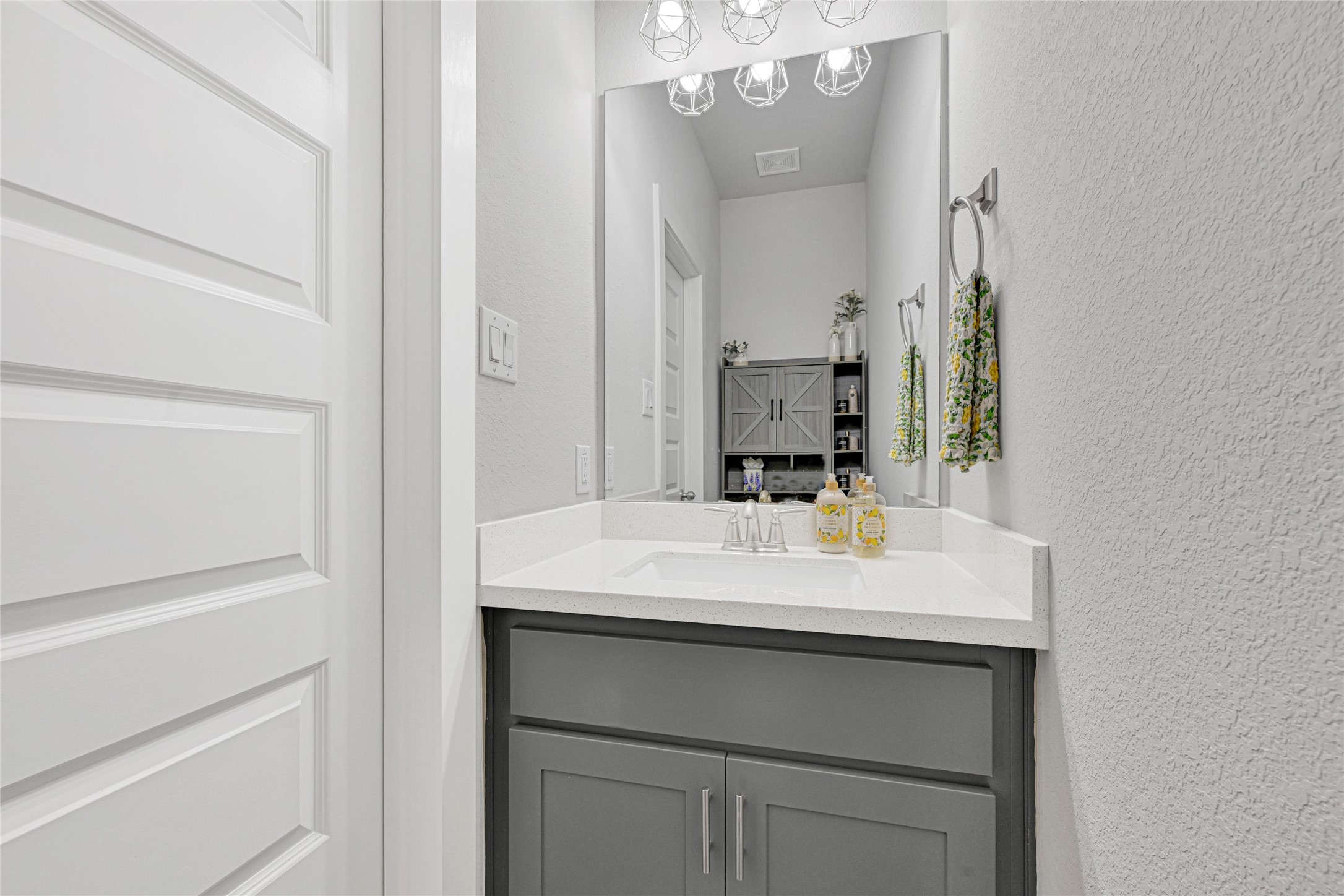 13958 Challenger Drive Property Photo 25