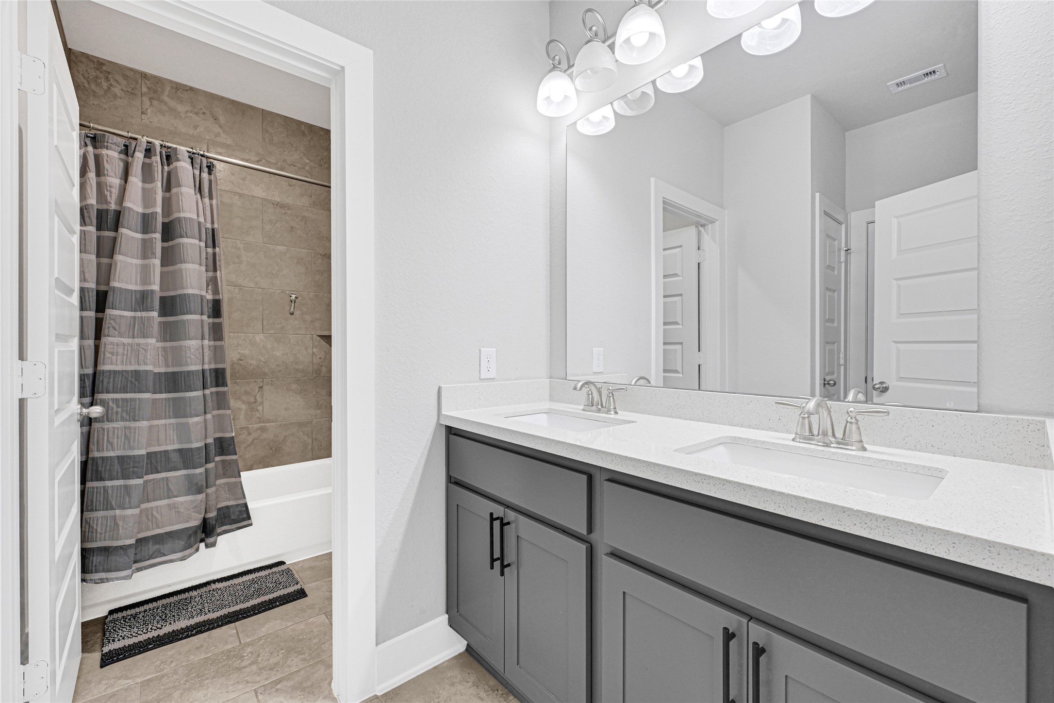 13958 Challenger Drive Property Photo 26