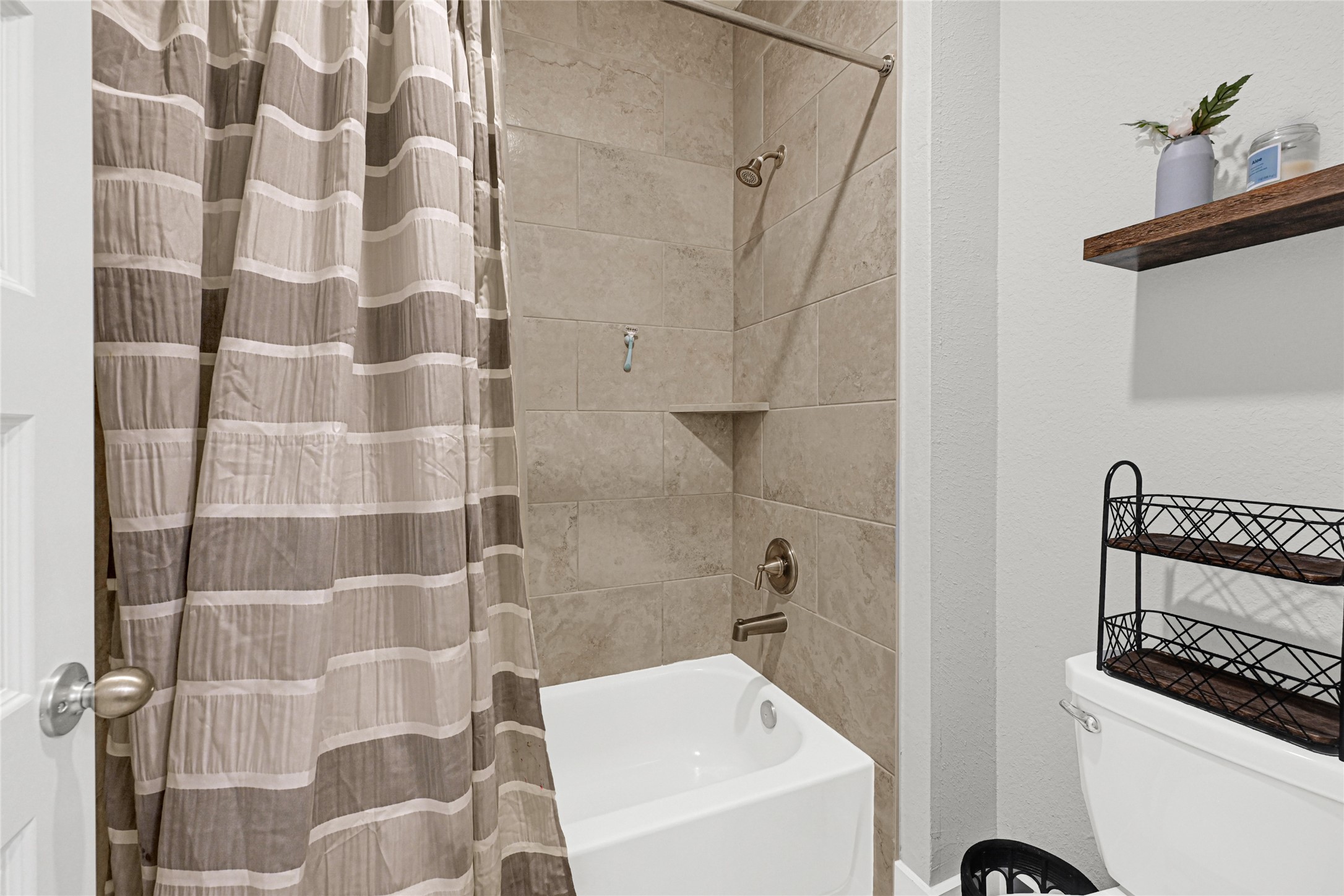 13958 Challenger Drive Property Photo 27