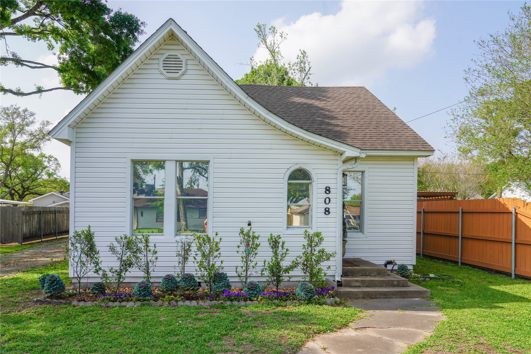 808 Heights Street Property Photo 1