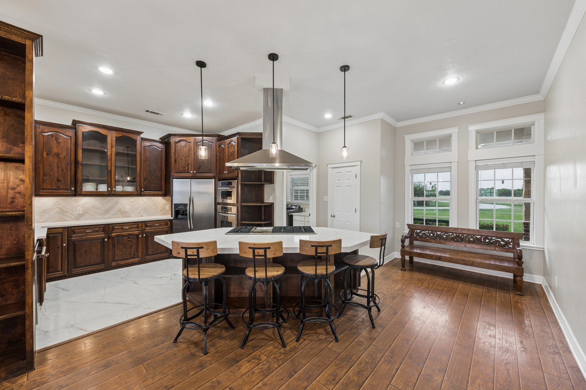 2258 Maler Road Property Photo 11