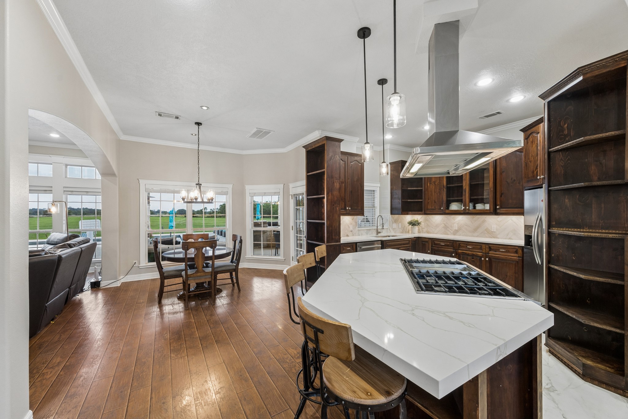 2258 Maler Road Property Photo 12