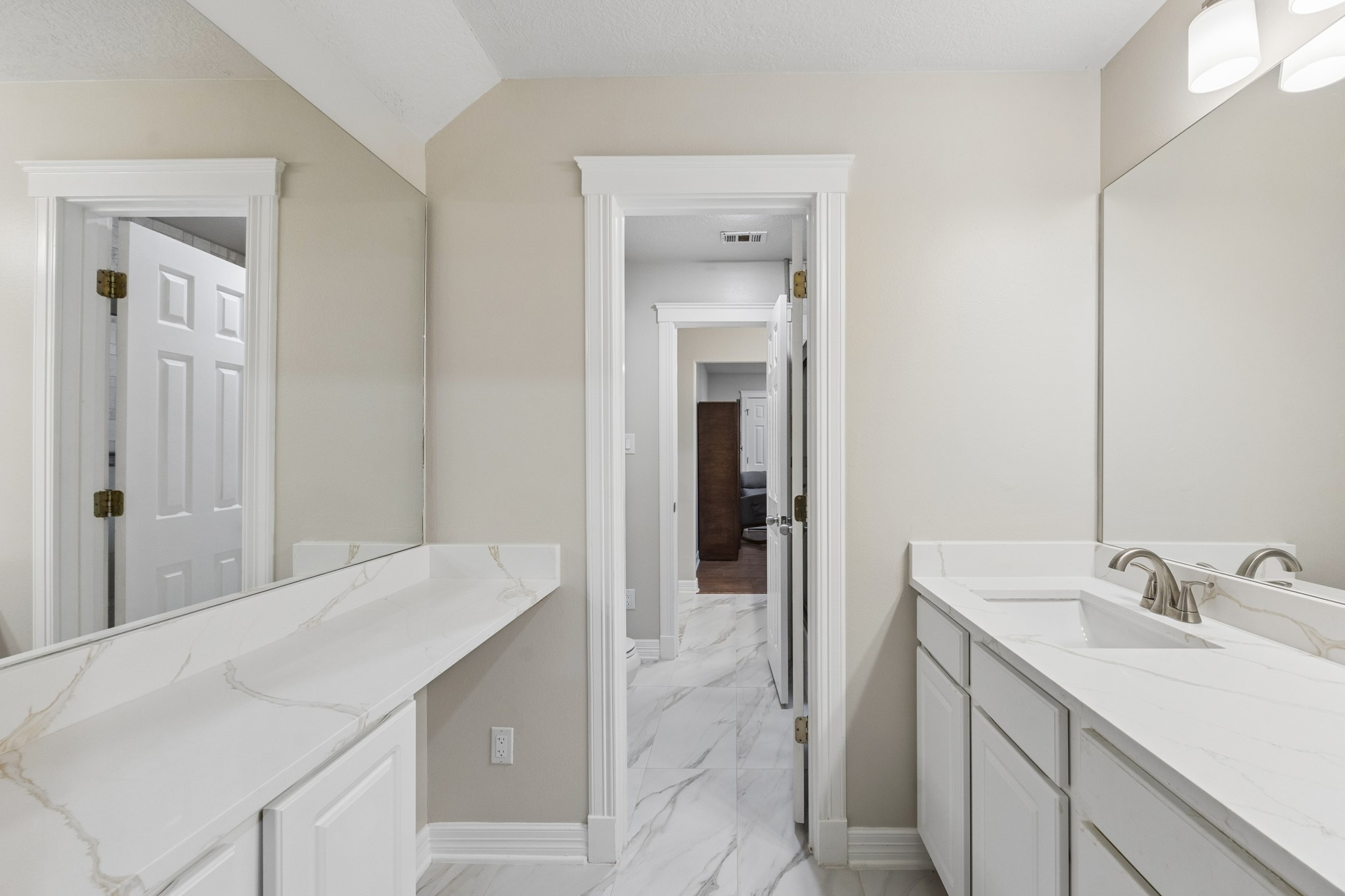 2258 Maler Road Property Photo 22