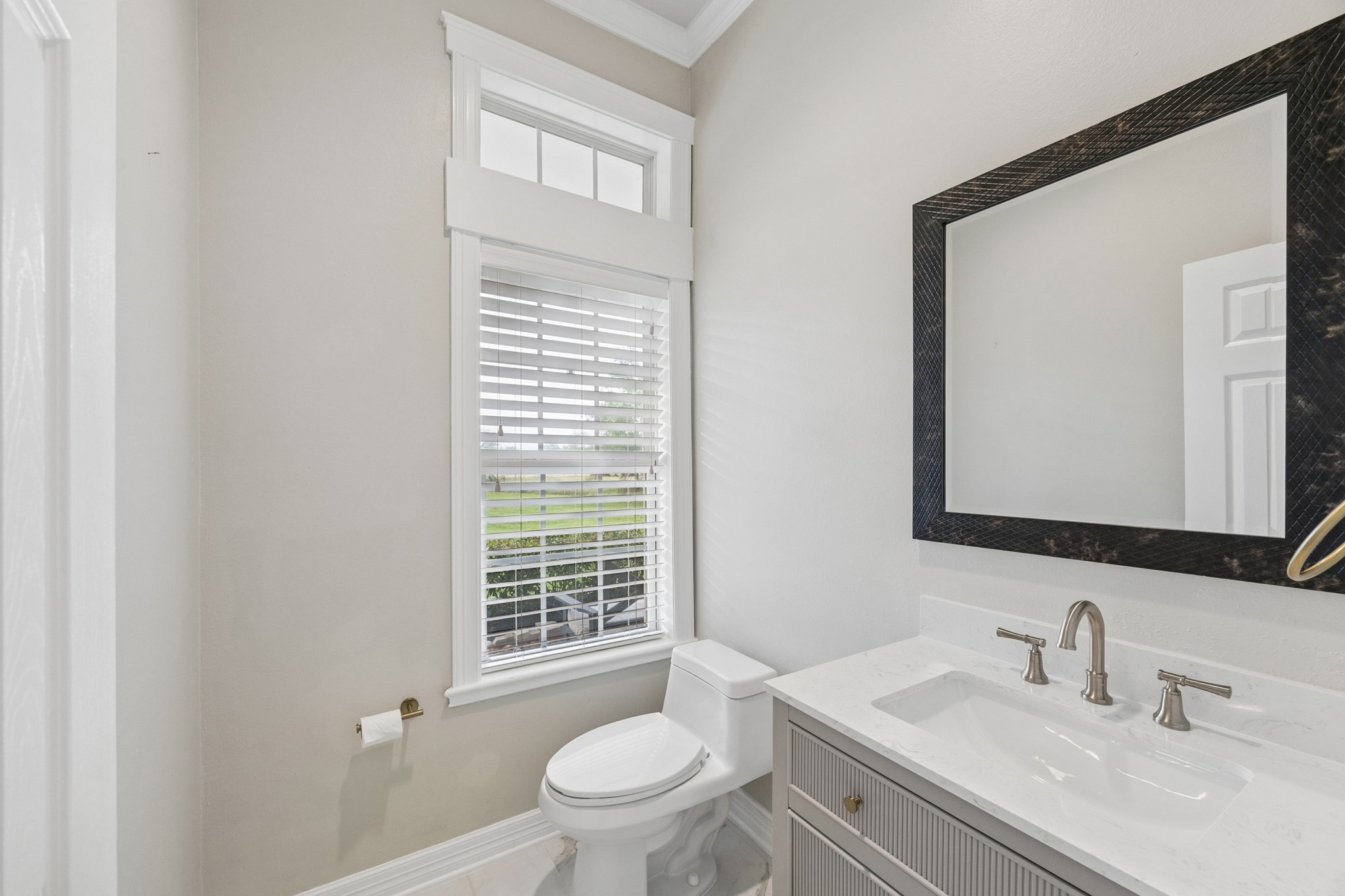 2258 Maler Road Property Photo 25