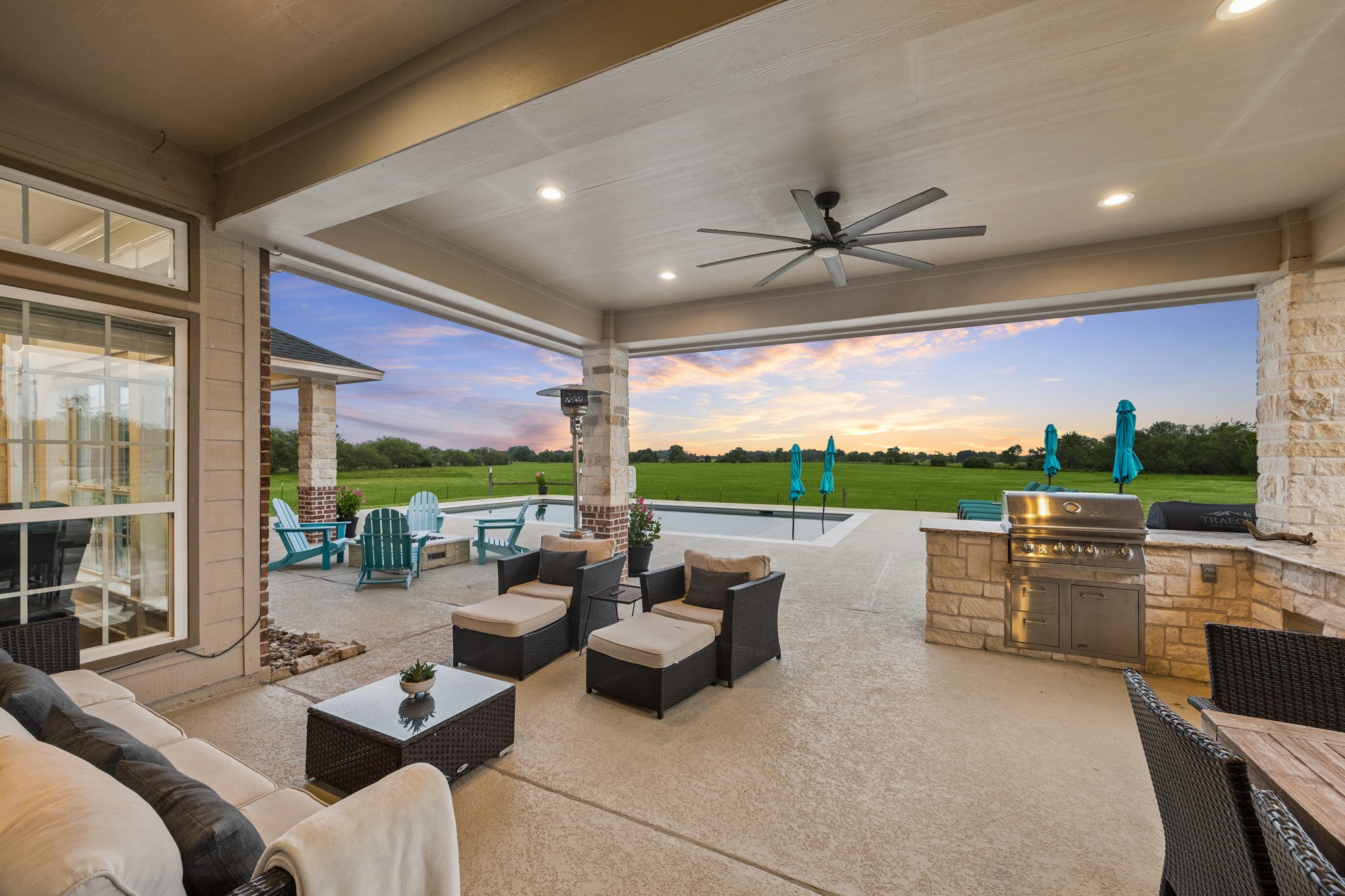 2258 Maler Road Property Photo 30