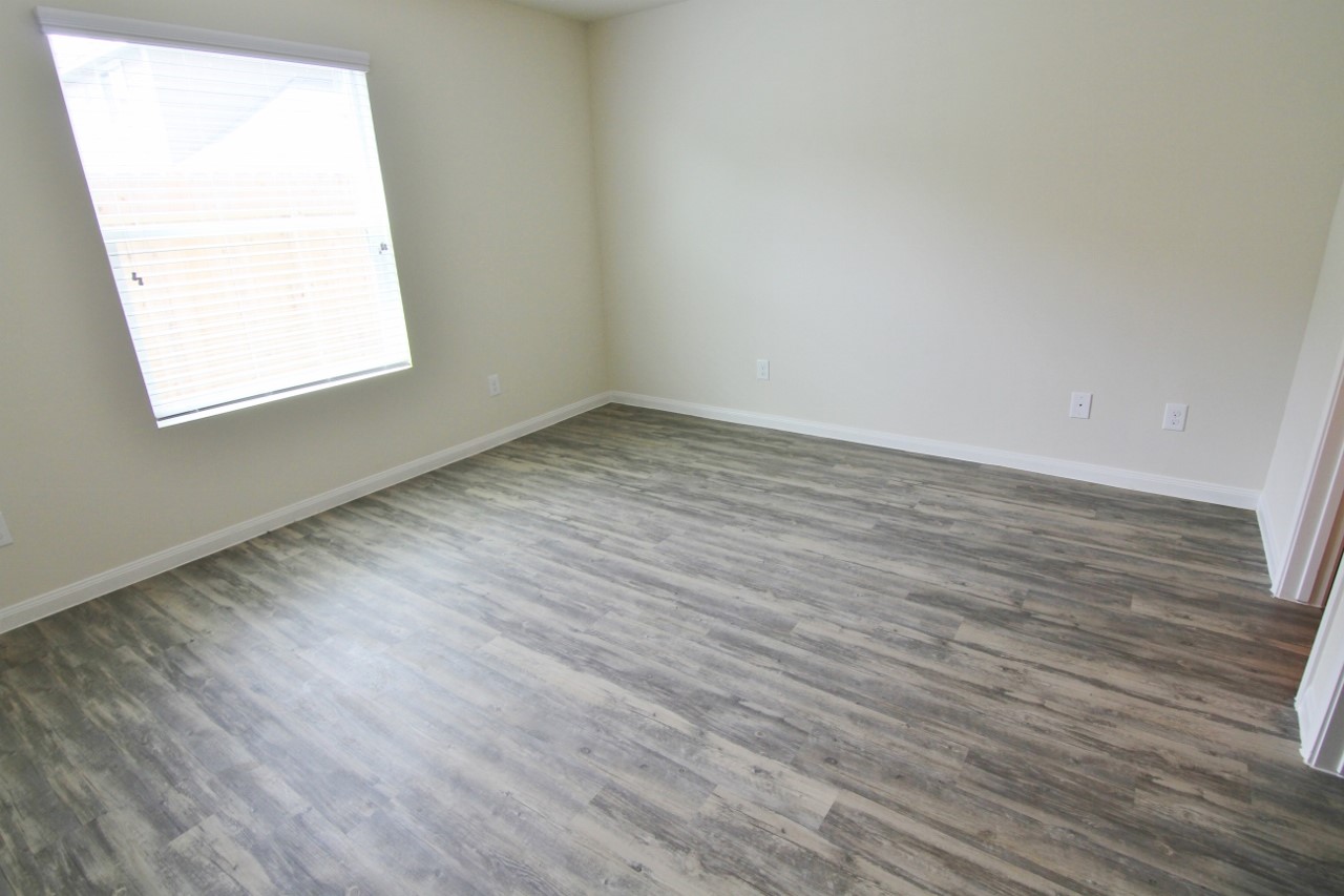 5450 Quail Cove Lane Property Photo 5