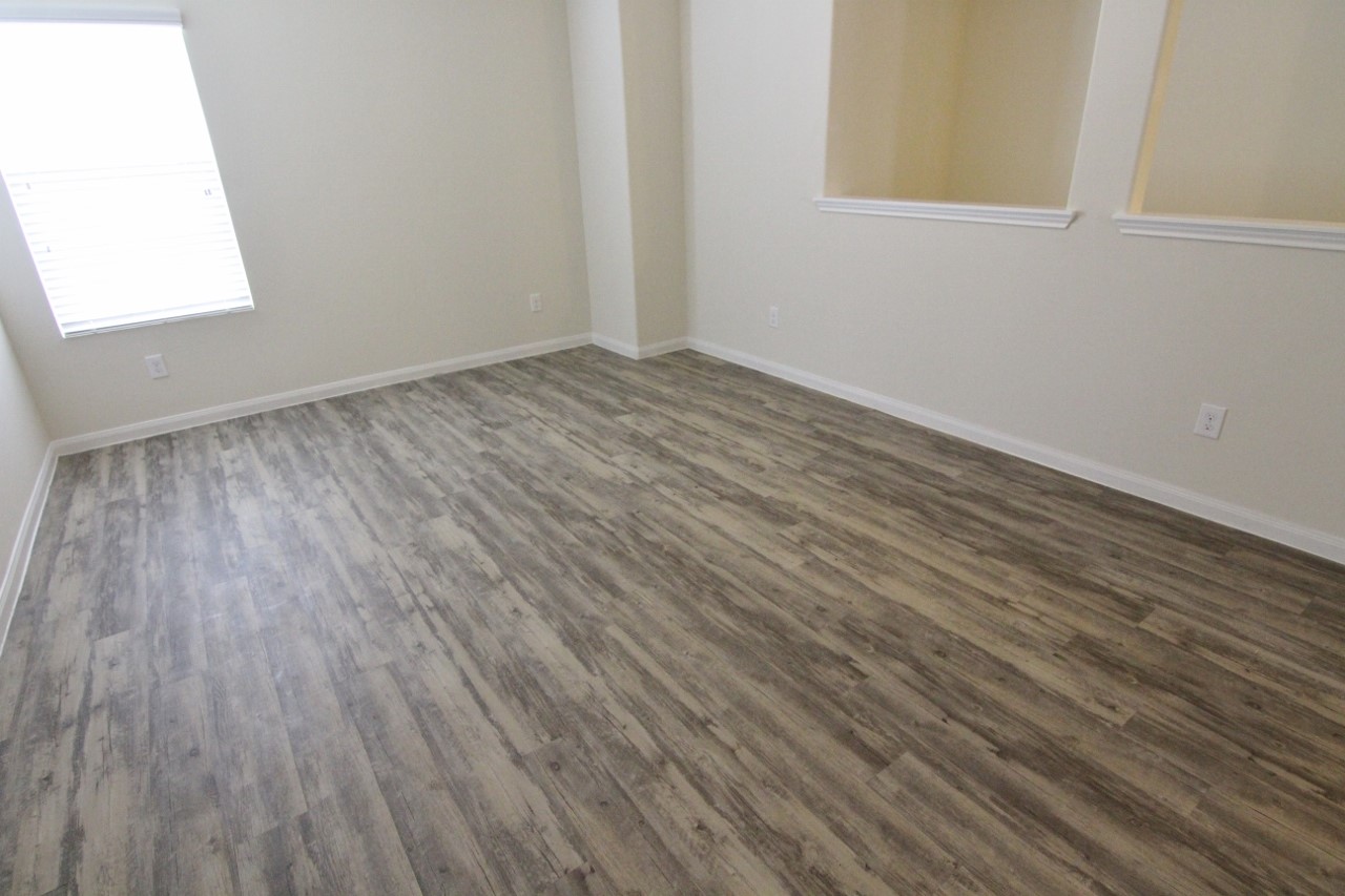 5450 Quail Cove Lane Property Photo 6