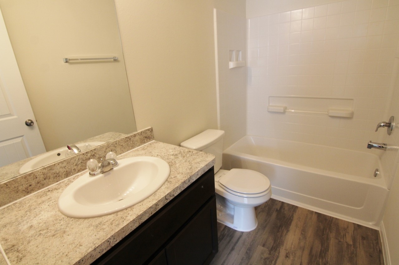 5450 Quail Cove Lane Property Photo 7