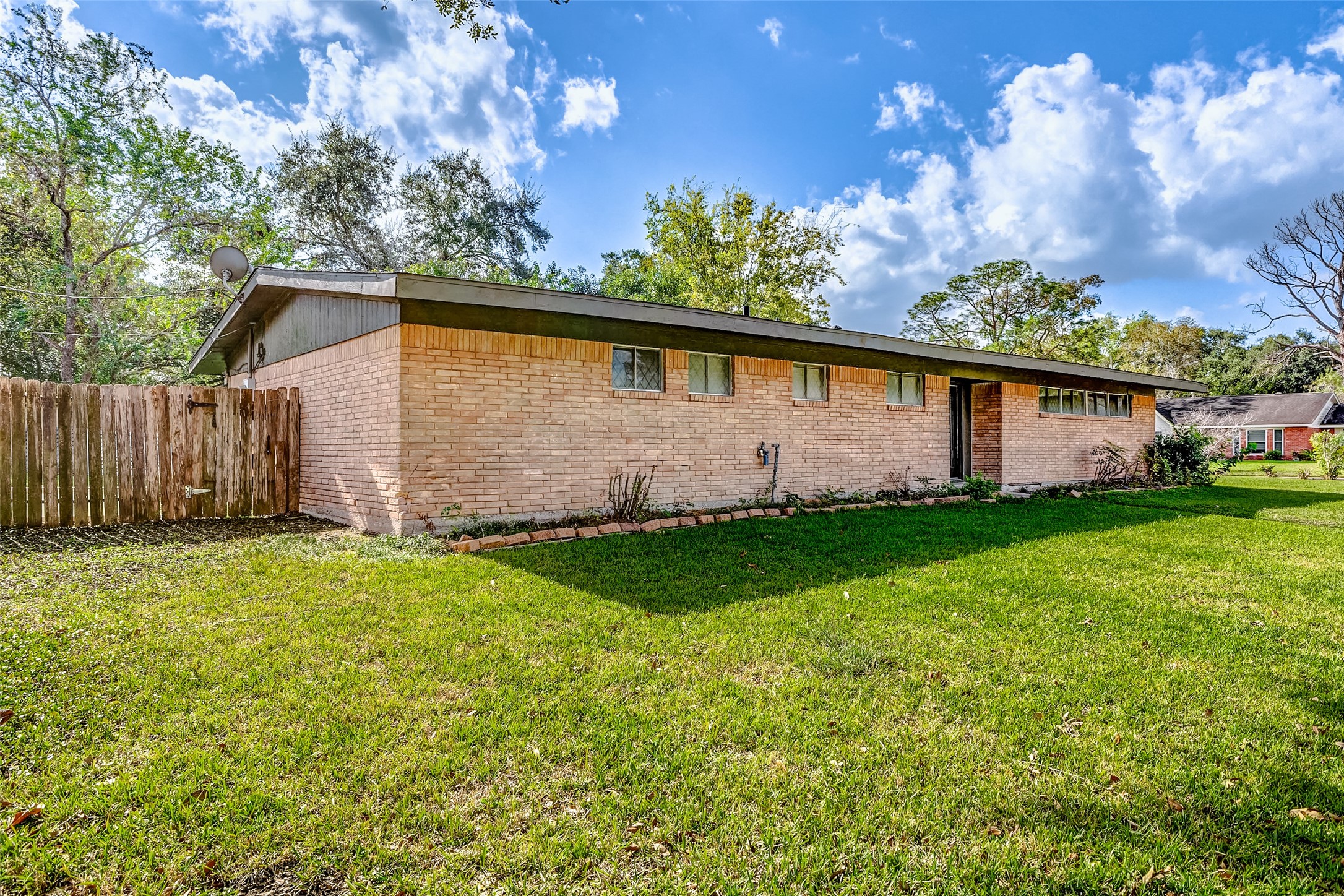 5519 Burlinghall Drive Property Photo 1