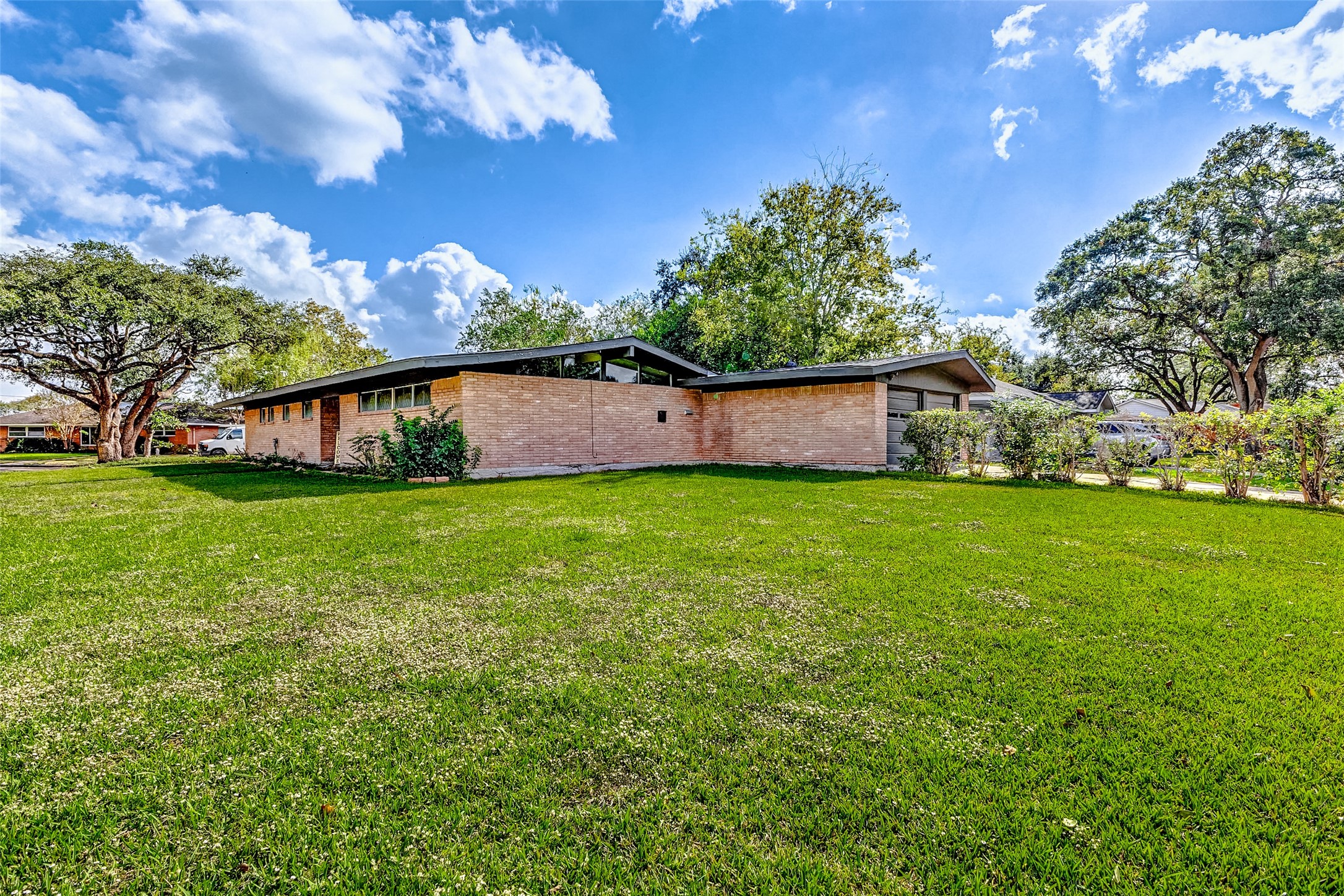 5519 Burlinghall Drive Property Photo 3
