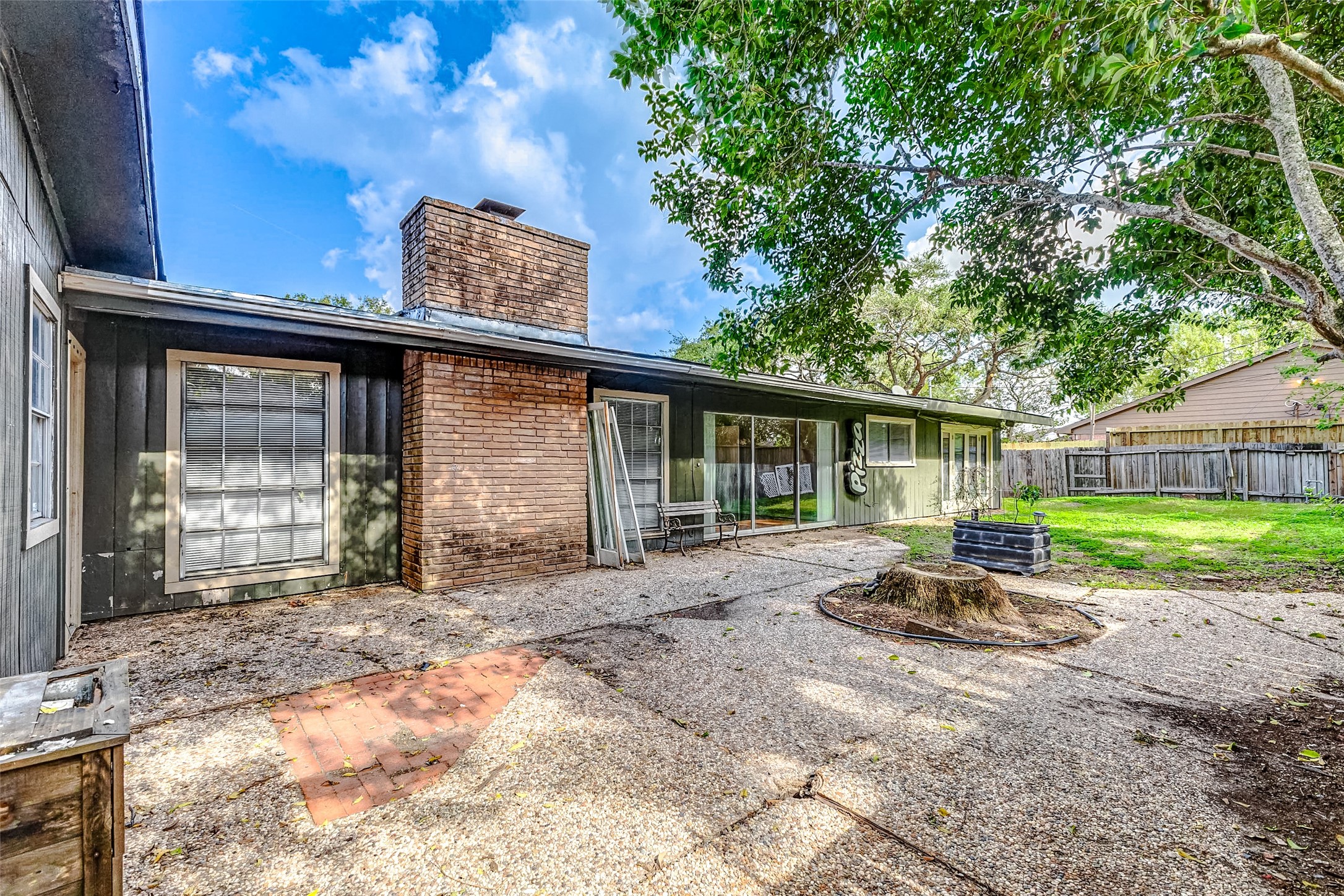 5519 Burlinghall Drive Property Photo 4