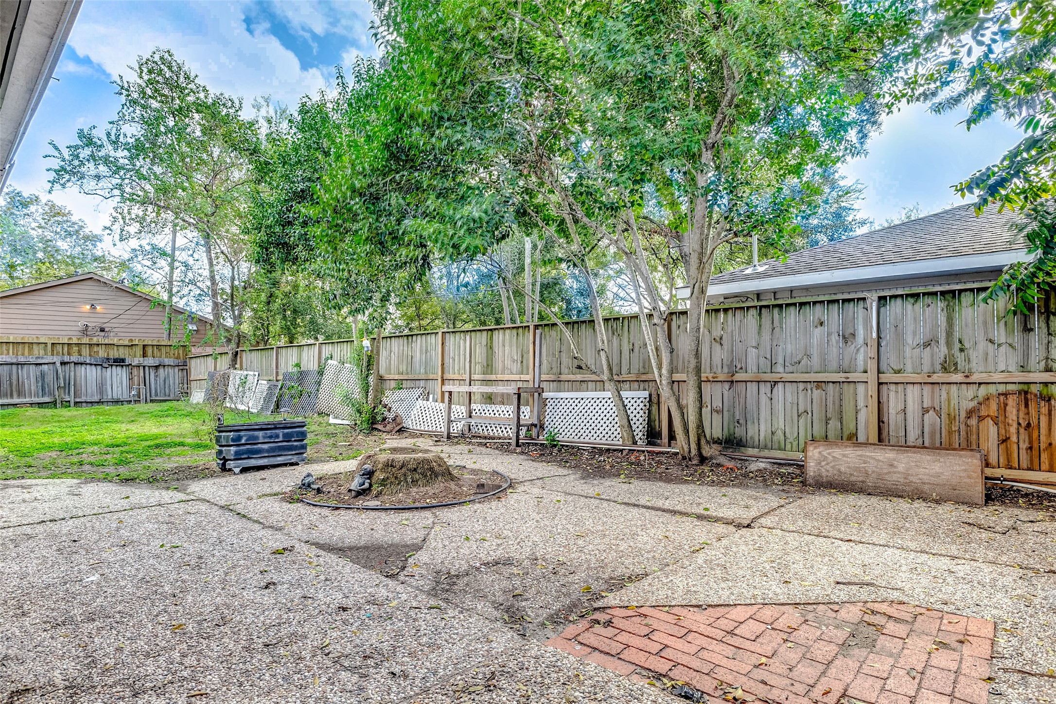 5519 Burlinghall Drive Property Photo 6