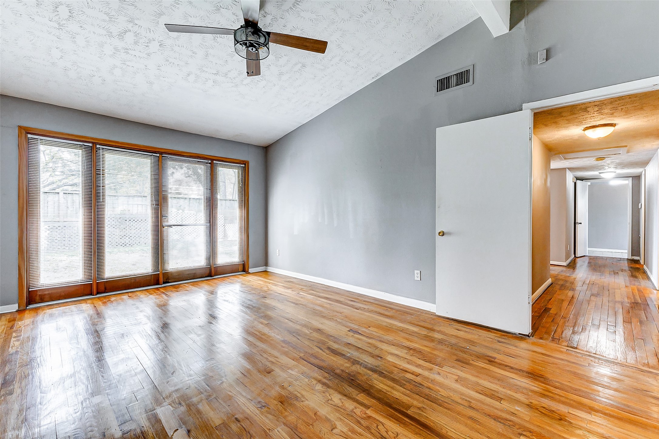 5519 Burlinghall Drive Property Photo 7