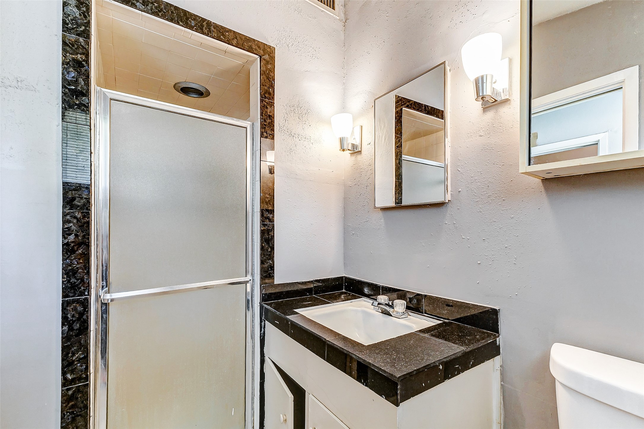 5519 Burlinghall Drive Property Photo 9