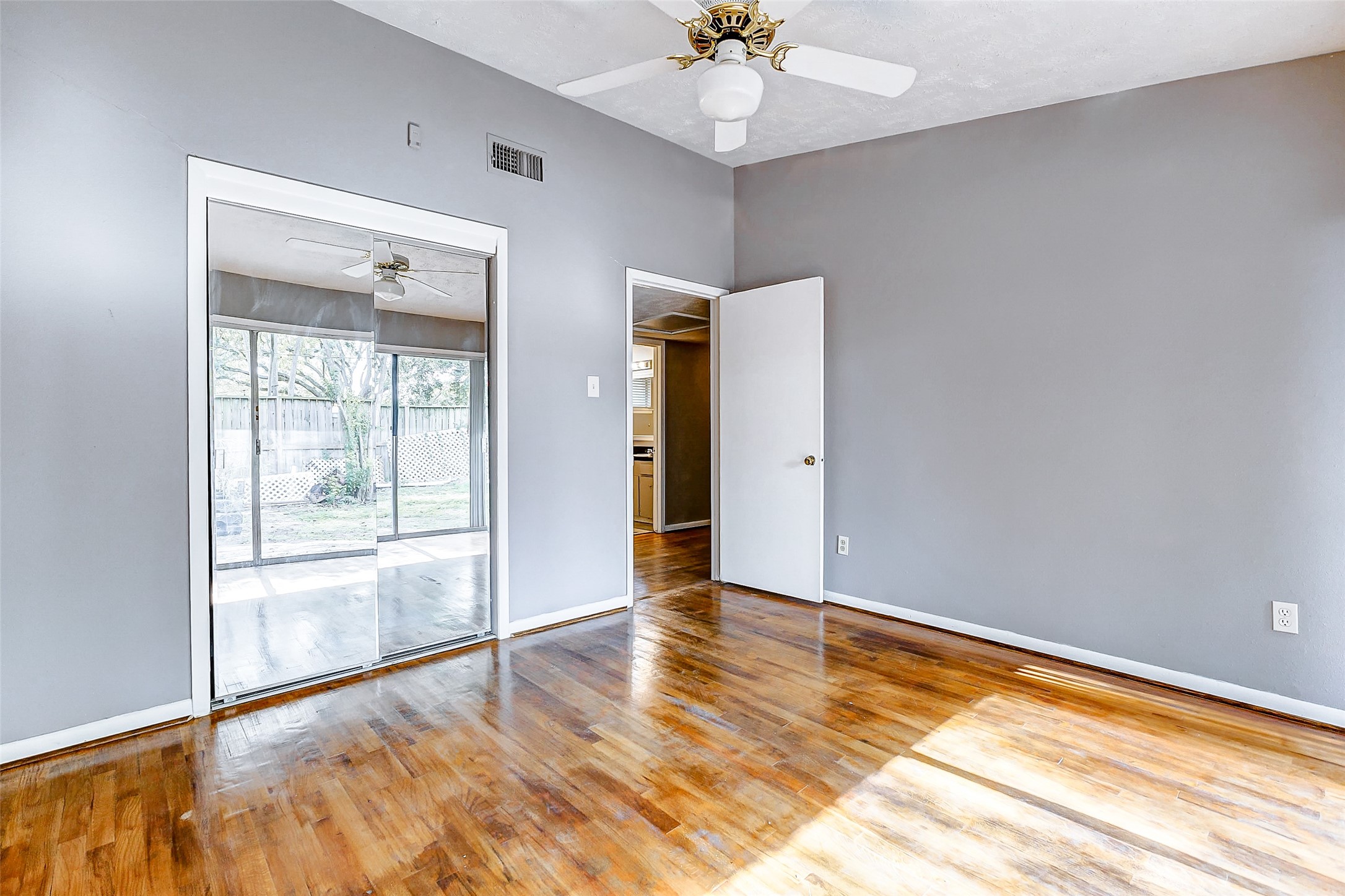 5519 Burlinghall Drive Property Photo 10