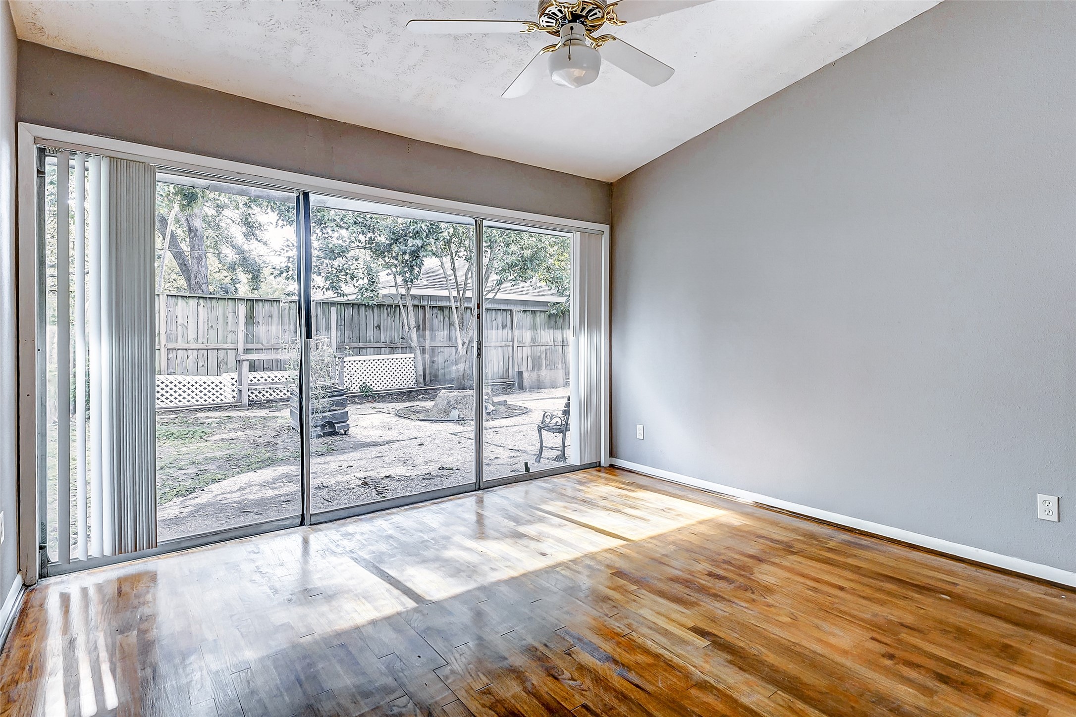 5519 Burlinghall Drive Property Photo 14