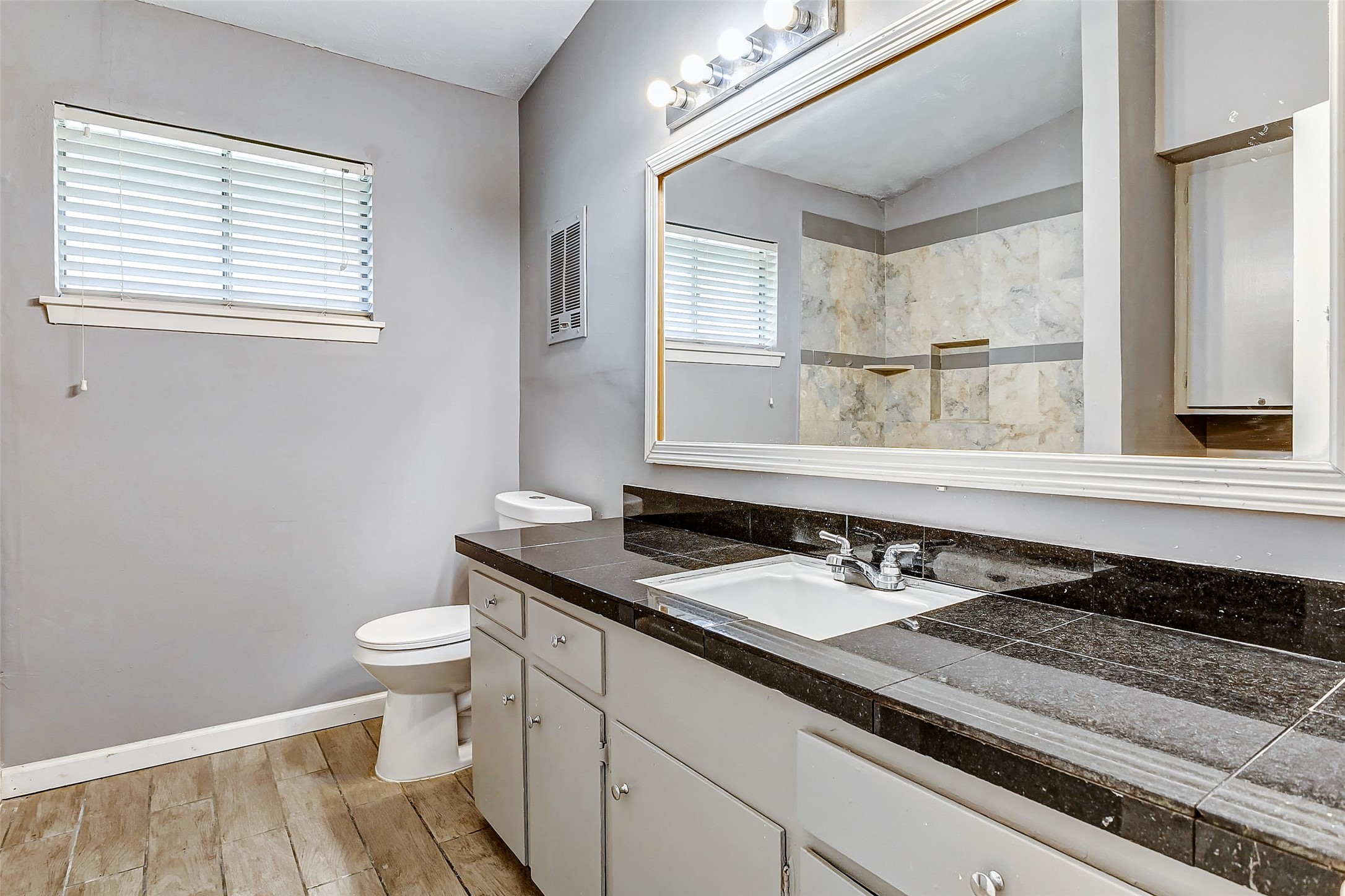 5519 Burlinghall Drive Property Photo 15