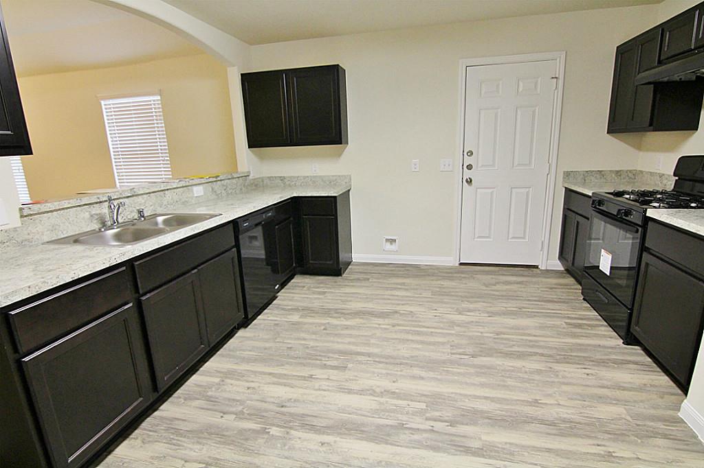 5814 Dawn Light Circle Property Photo 2