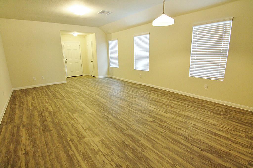 5814 Dawn Light Circle Property Photo 4