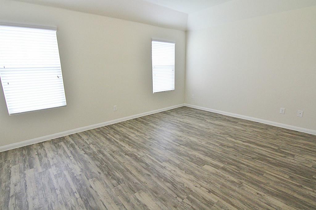 5814 Dawn Light Circle Property Photo 5