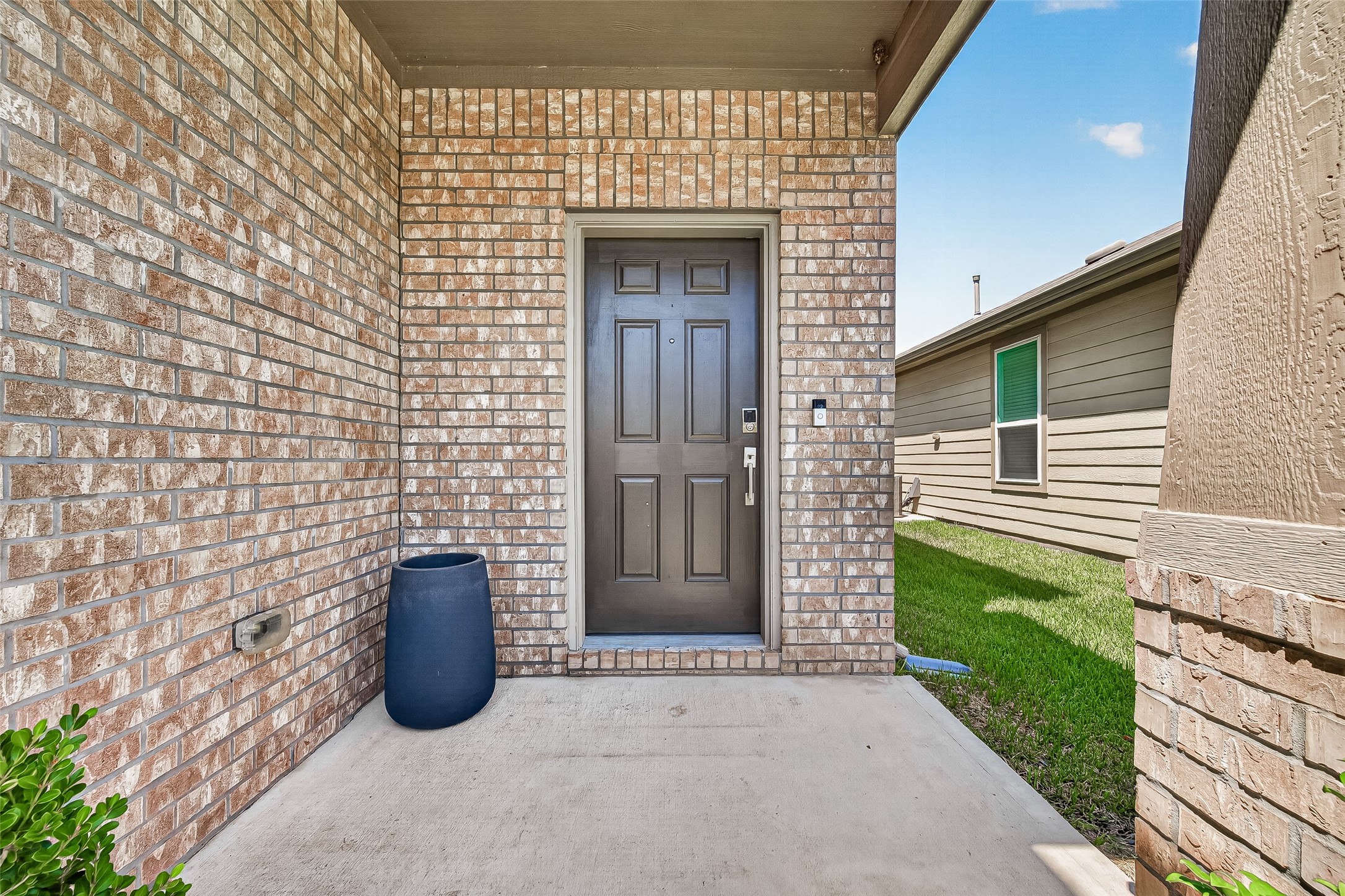 5911 Waggoner Ranch Trail Property Photo 3